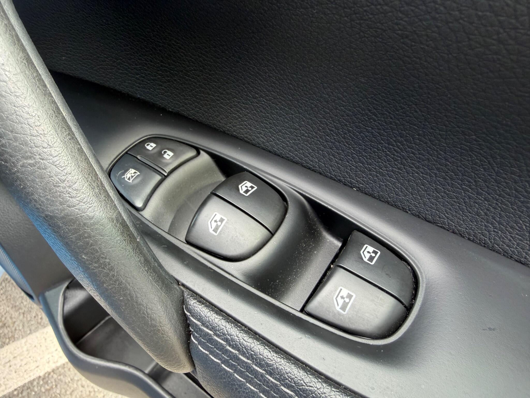 Nissan Qashqai - Image 26