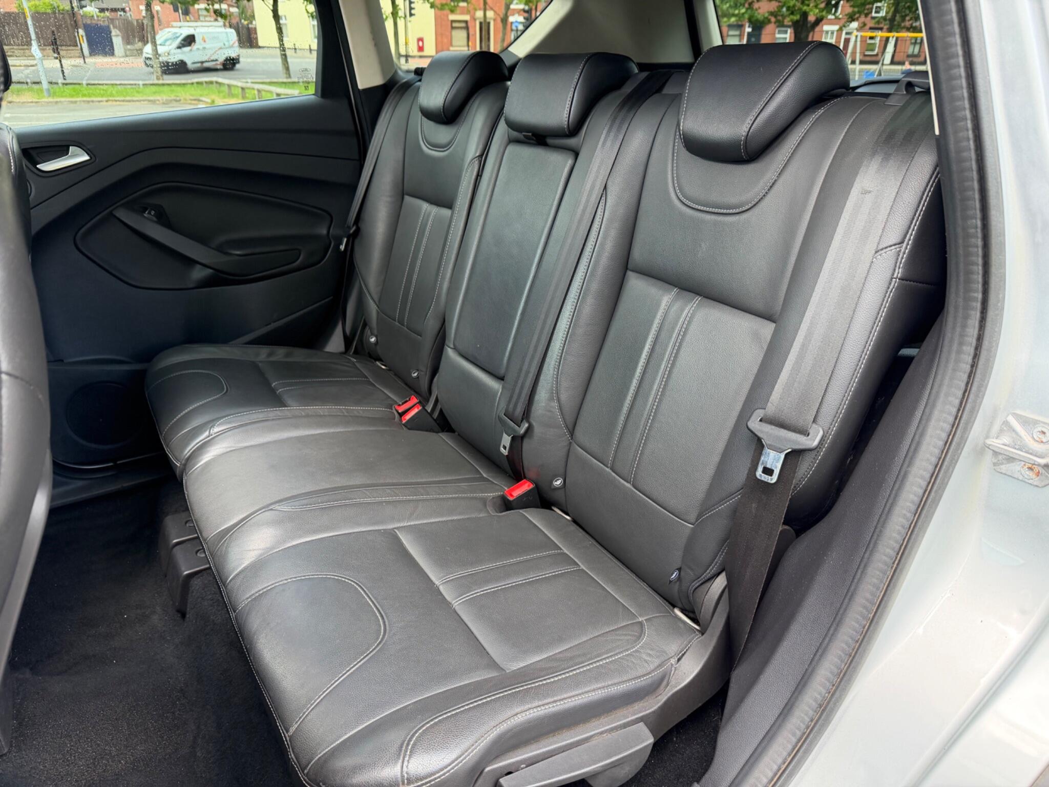 Ford Kuga - Image 15