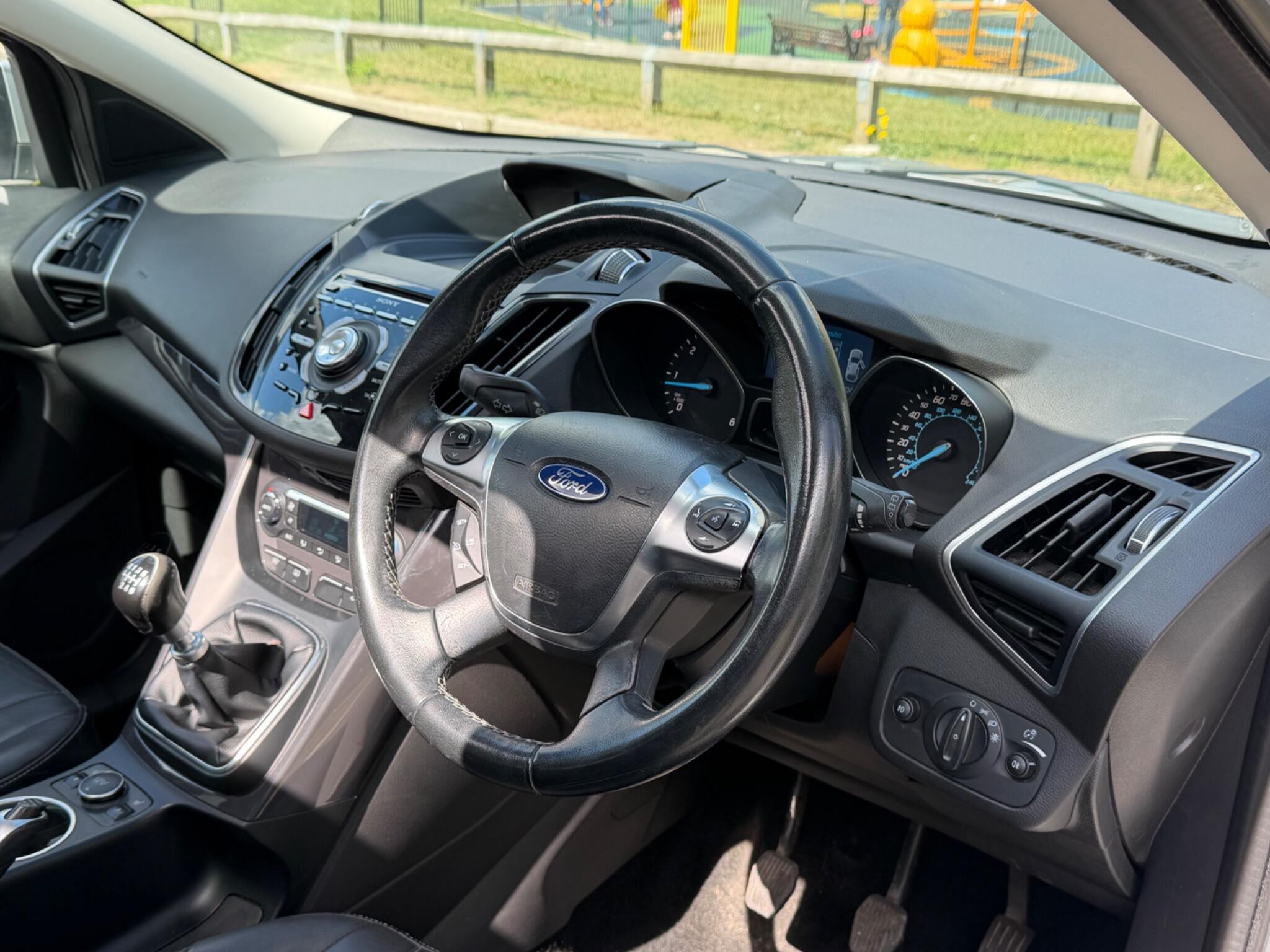 Ford Kuga - Image 24