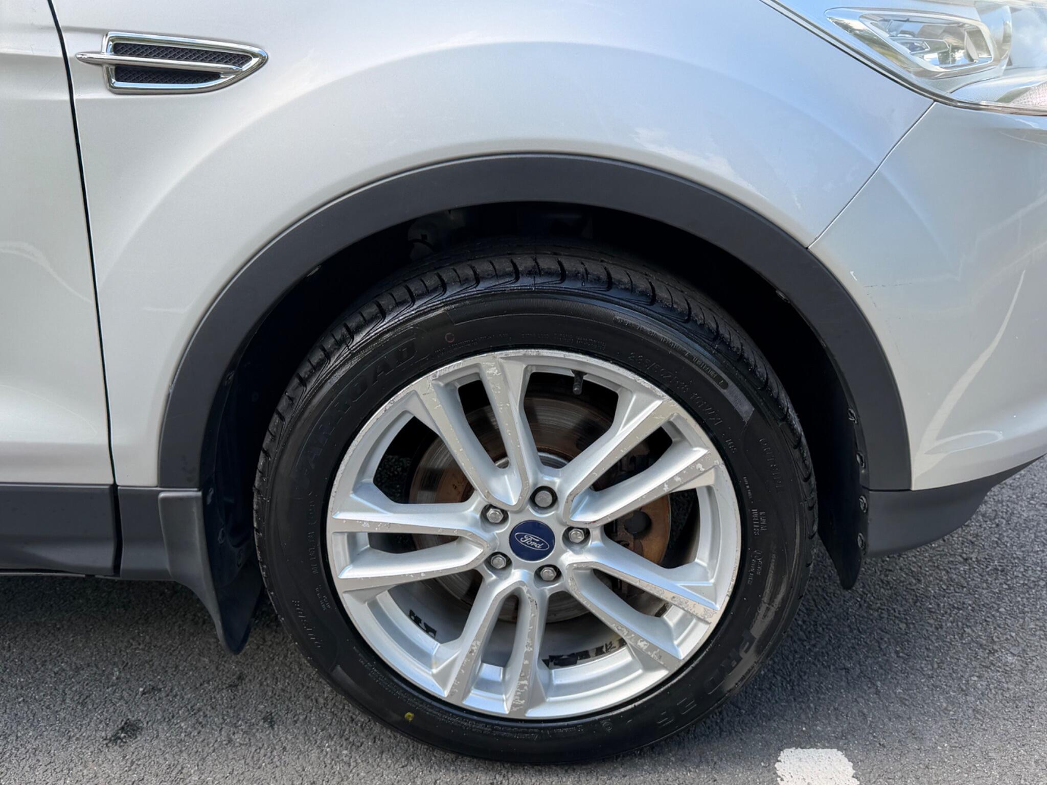 Ford Kuga - Image 30