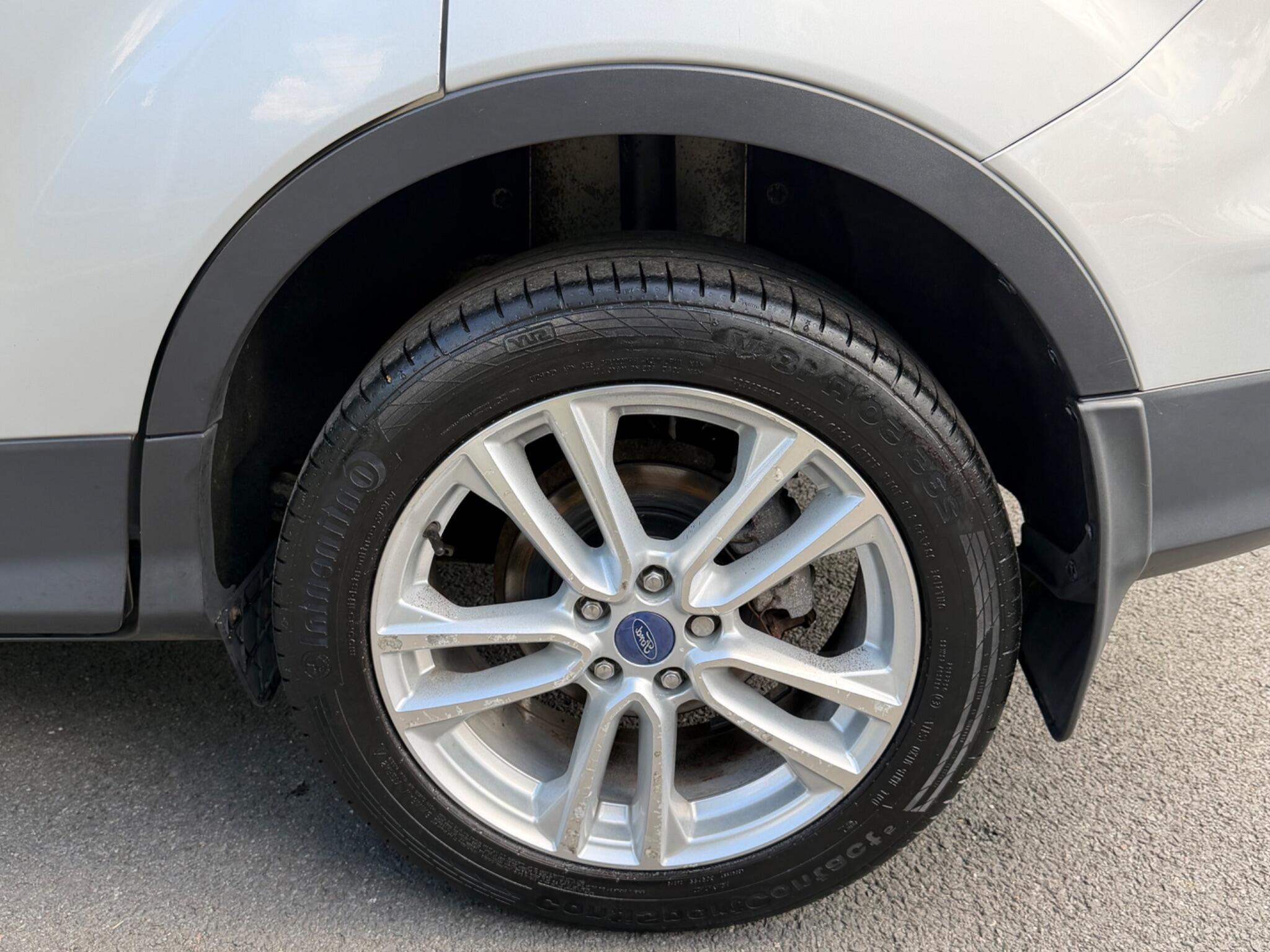Ford Kuga - Image 31