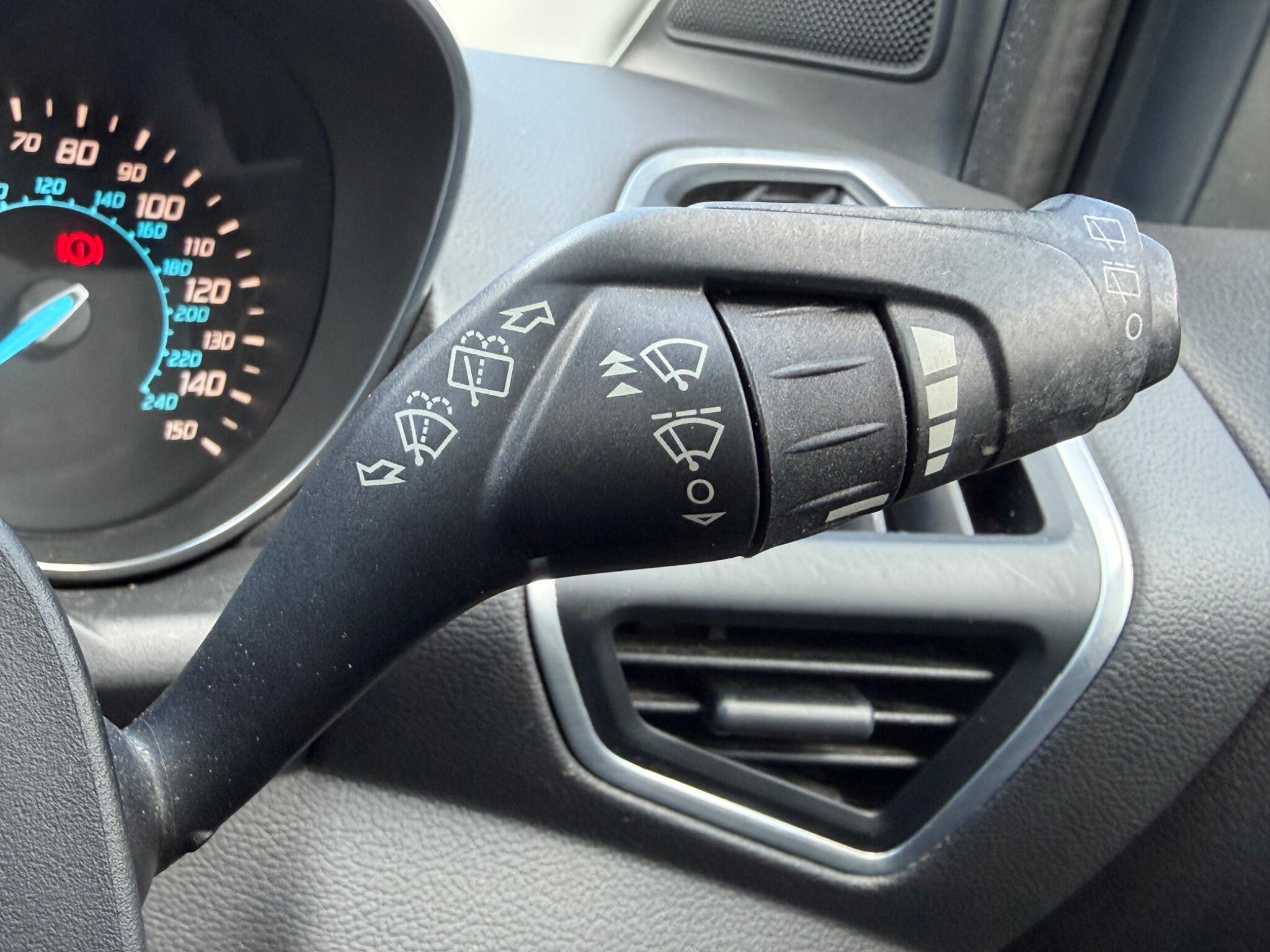 Ford Kuga - Image 32