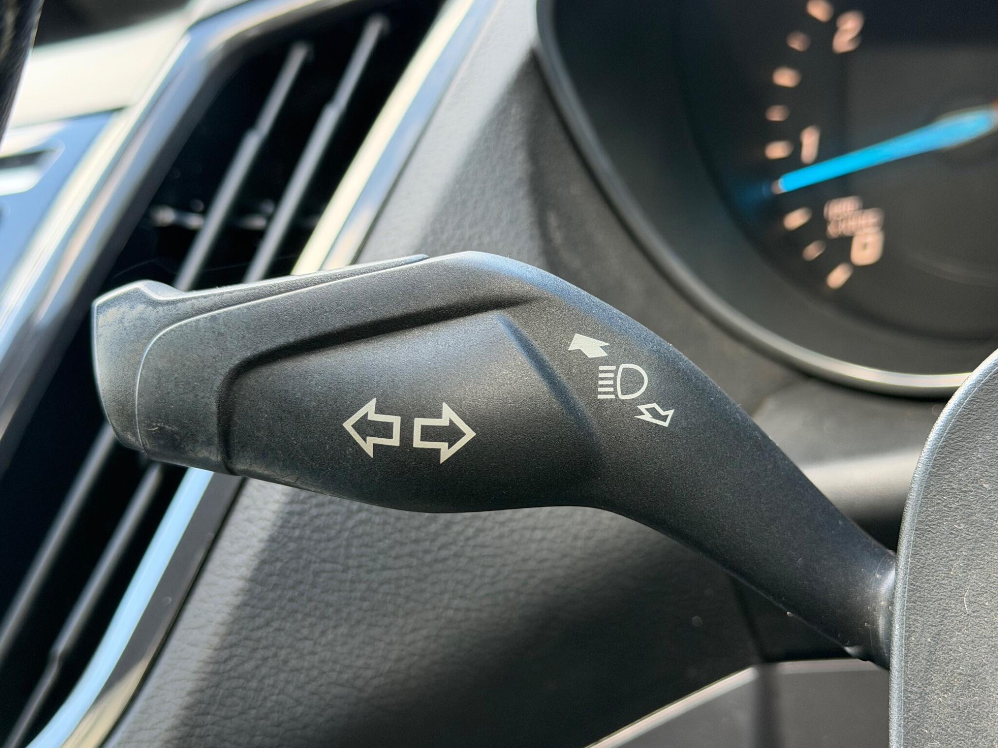 Ford Kuga - Image 37