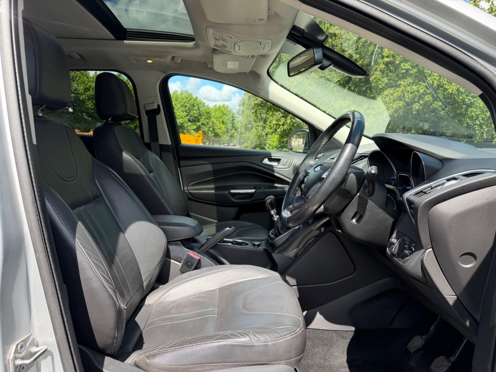 Ford Kuga - Image 45