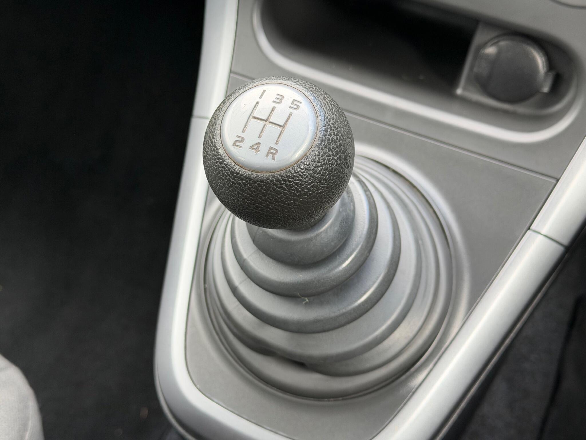 Suzuki Splash - Image 25