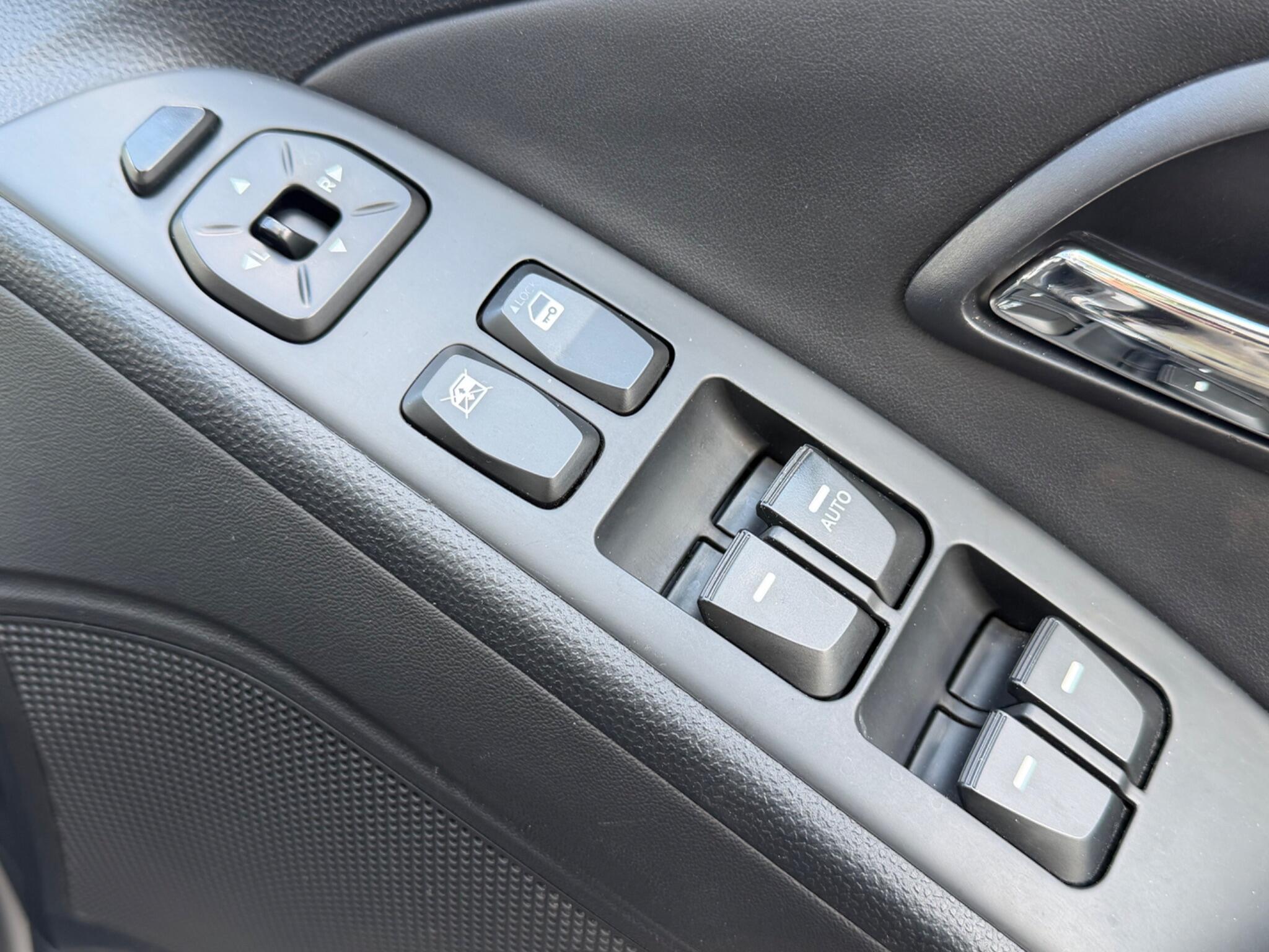 Hyundai ix35 - Image 29
