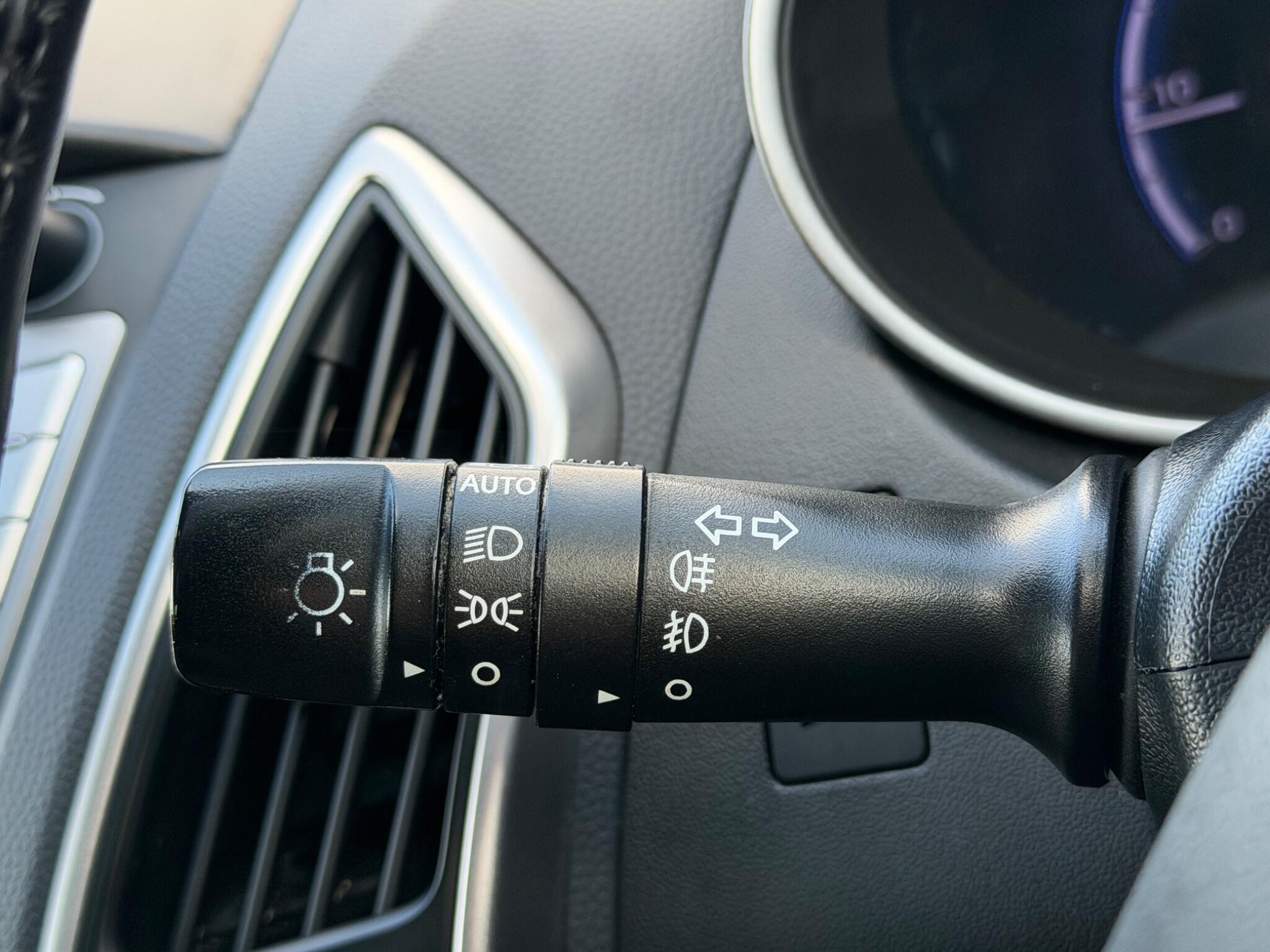 Hyundai ix35 - Image 31