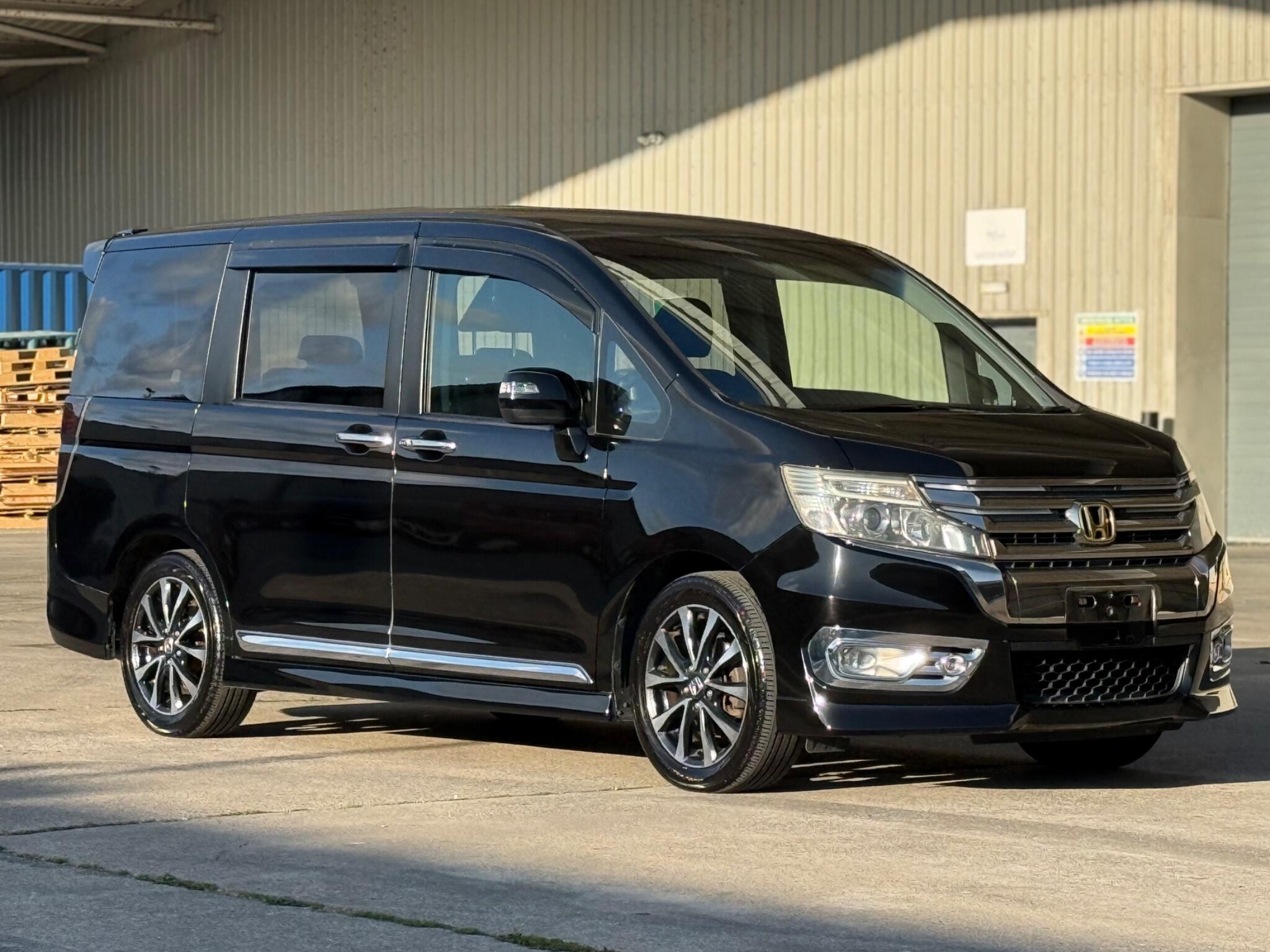 Honda Stepwagon - Image 9