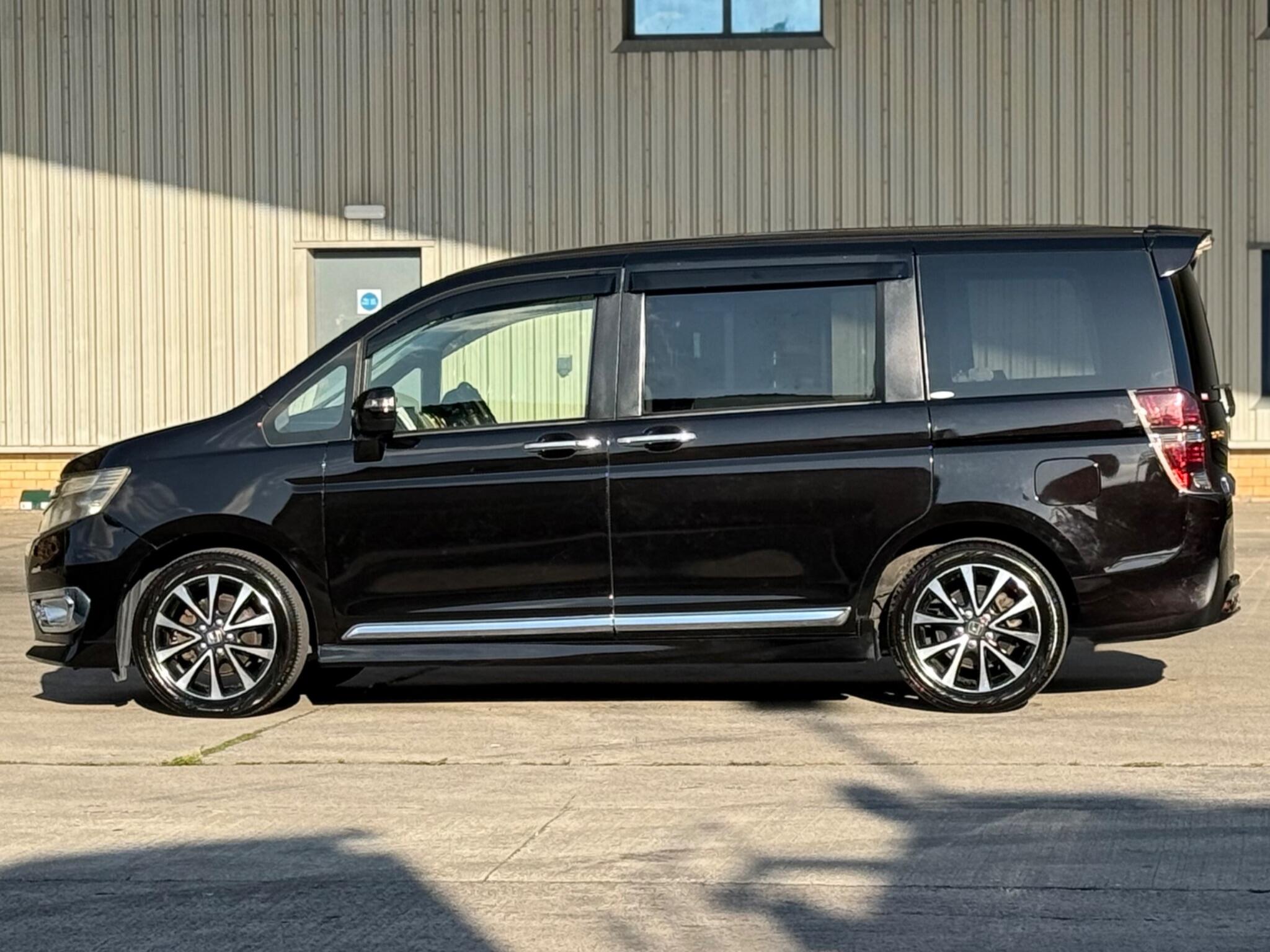 Honda Stepwagon - Image 15
