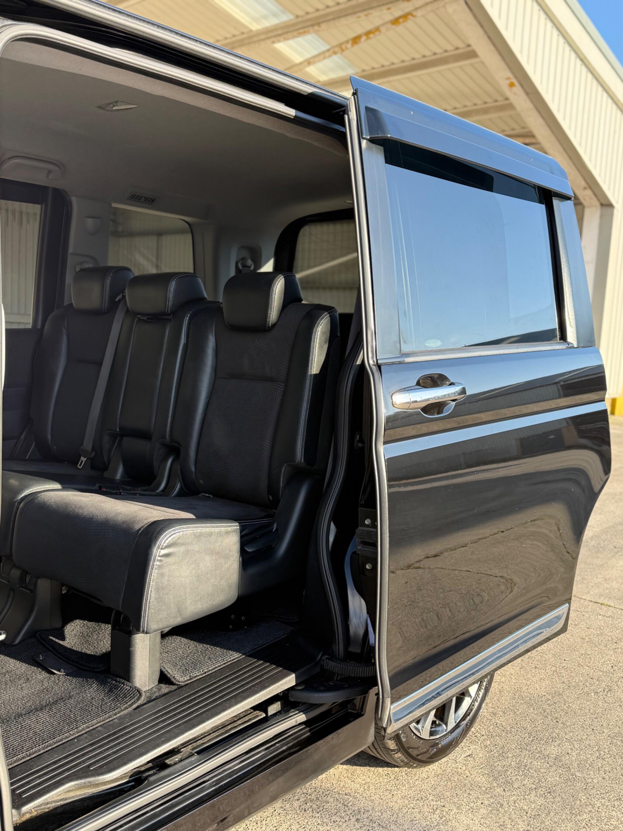 Honda Stepwagon - Image 17
