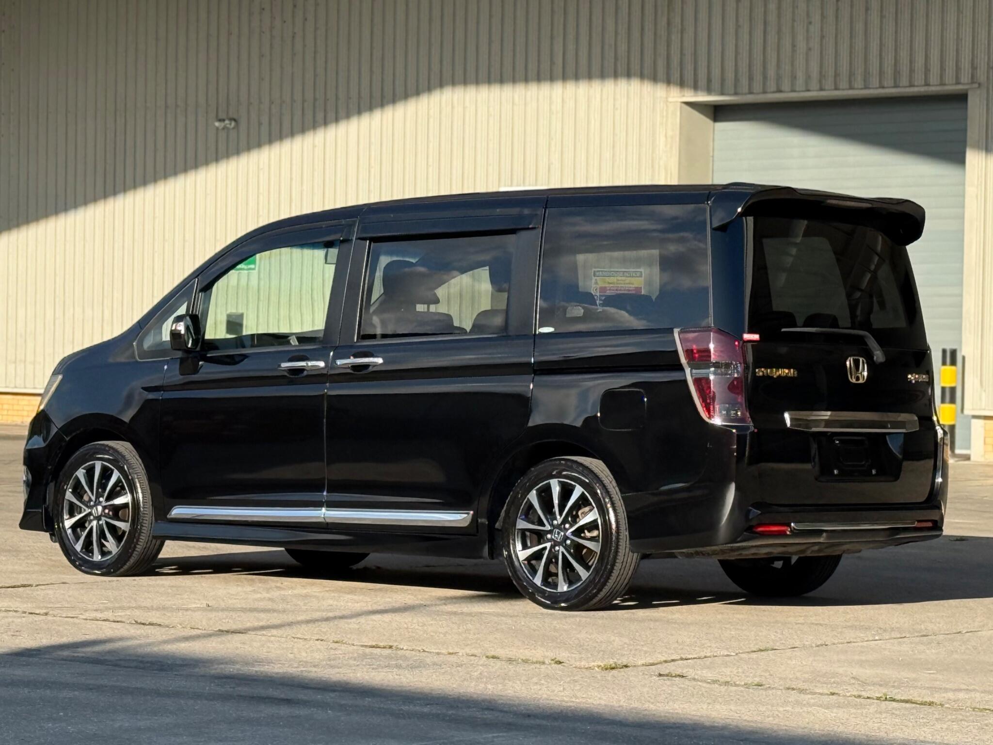 Honda Stepwagon - Image 18