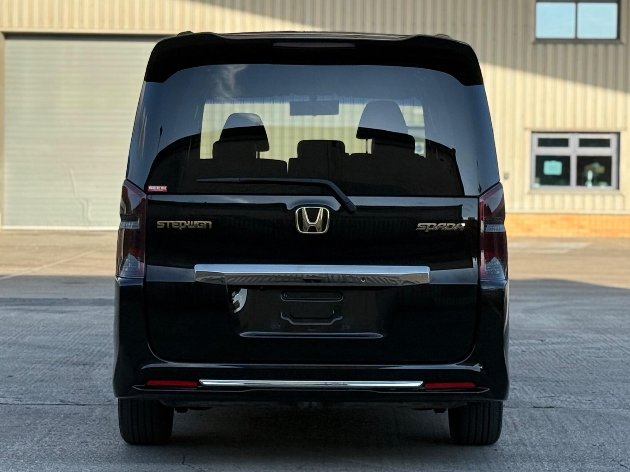 Honda Stepwagon - Image 19