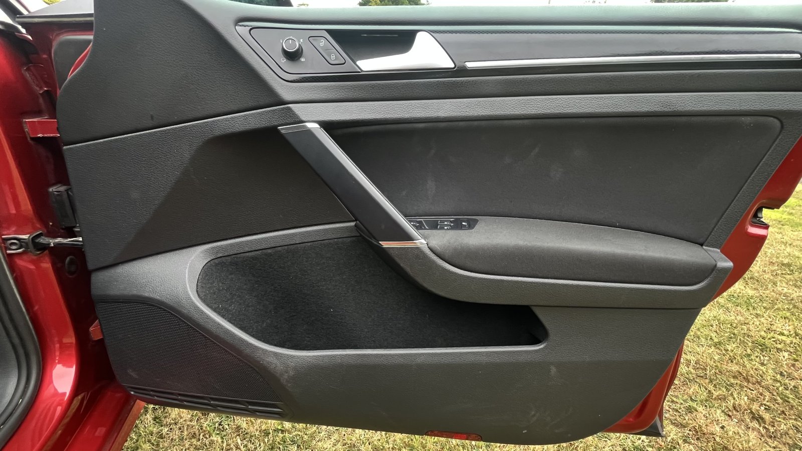 Volkswagen Golf - Image 9