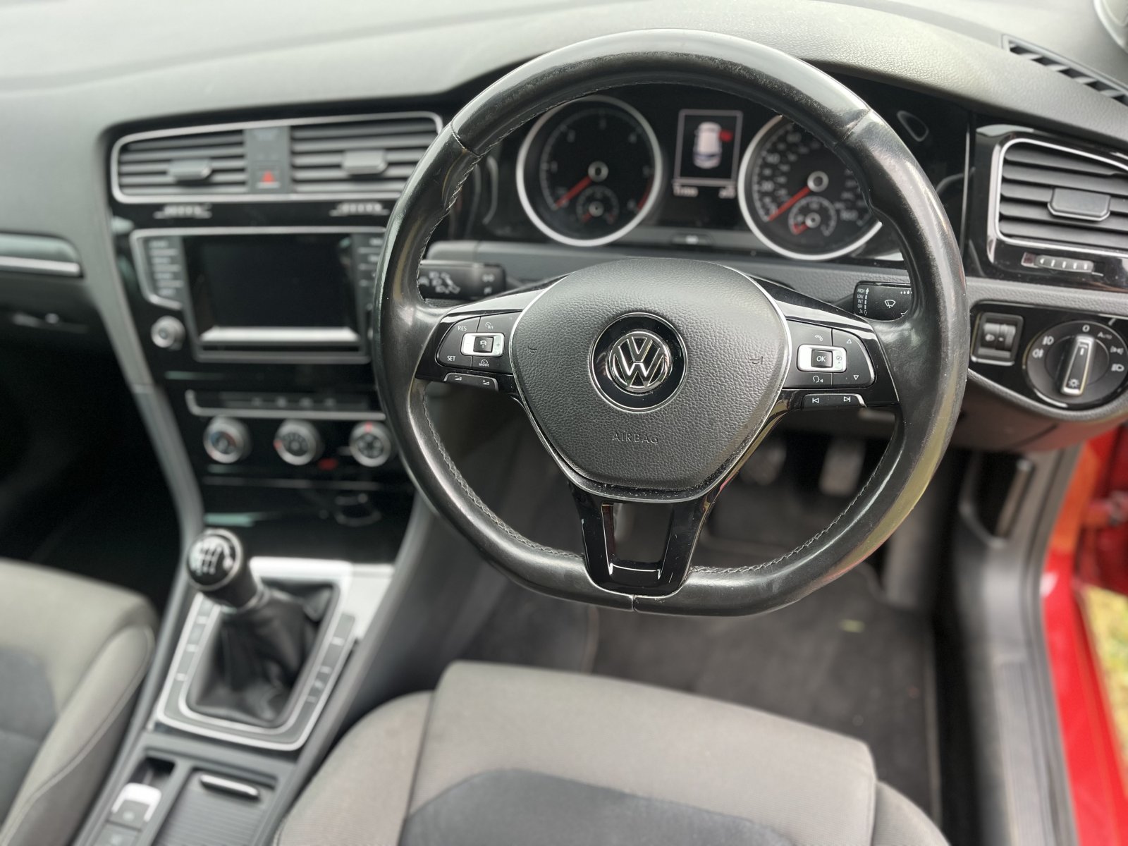 Volkswagen Golf - Image 7