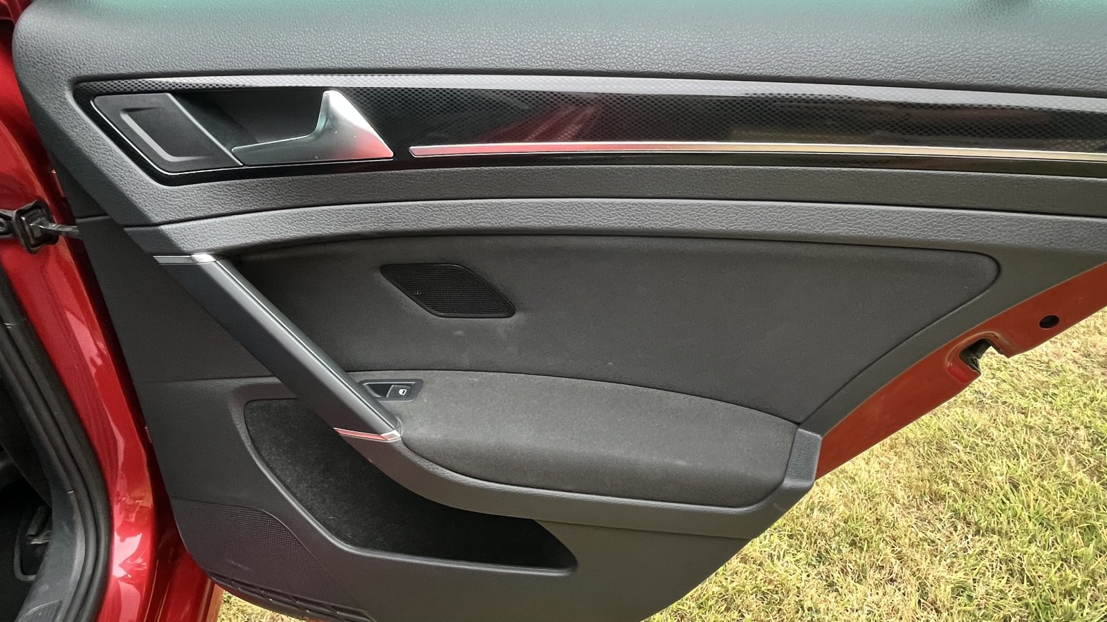 Volkswagen Golf - Image 12