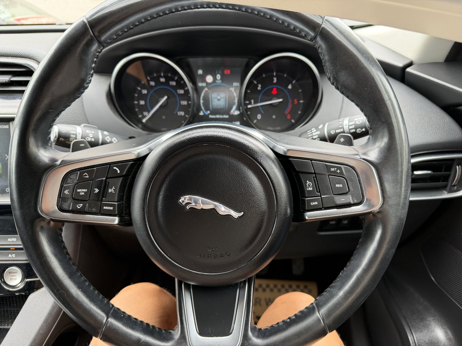 Jaguar F-Pace - Image 2