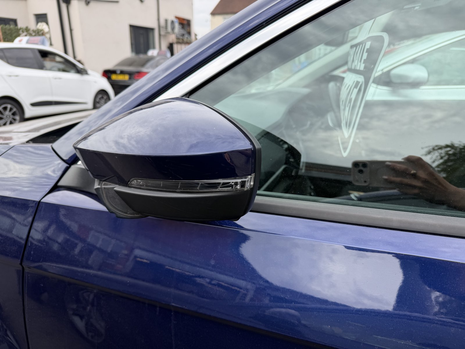 Volkswagen T-Roc - Image 4