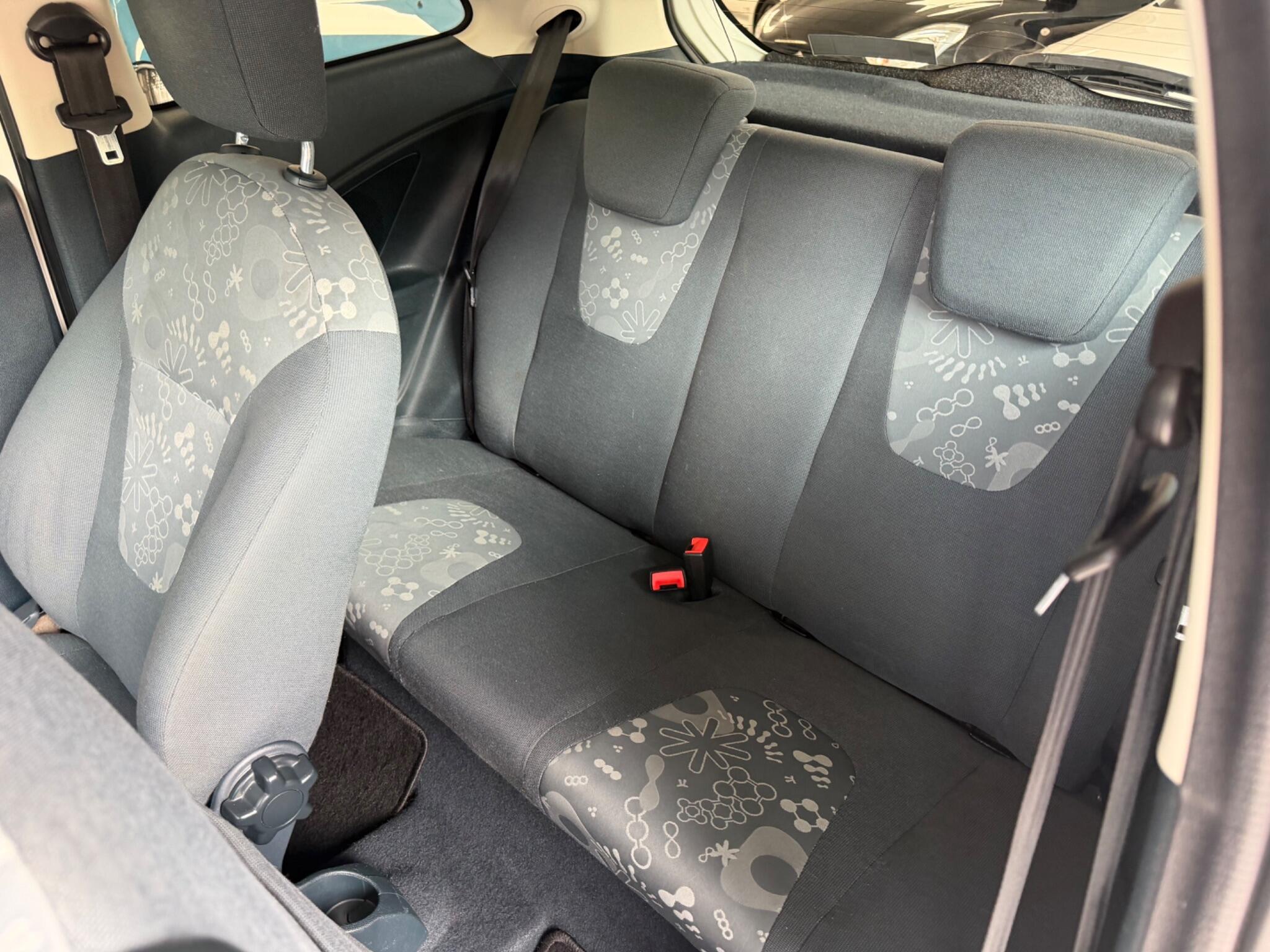 Ford KA - Image 14