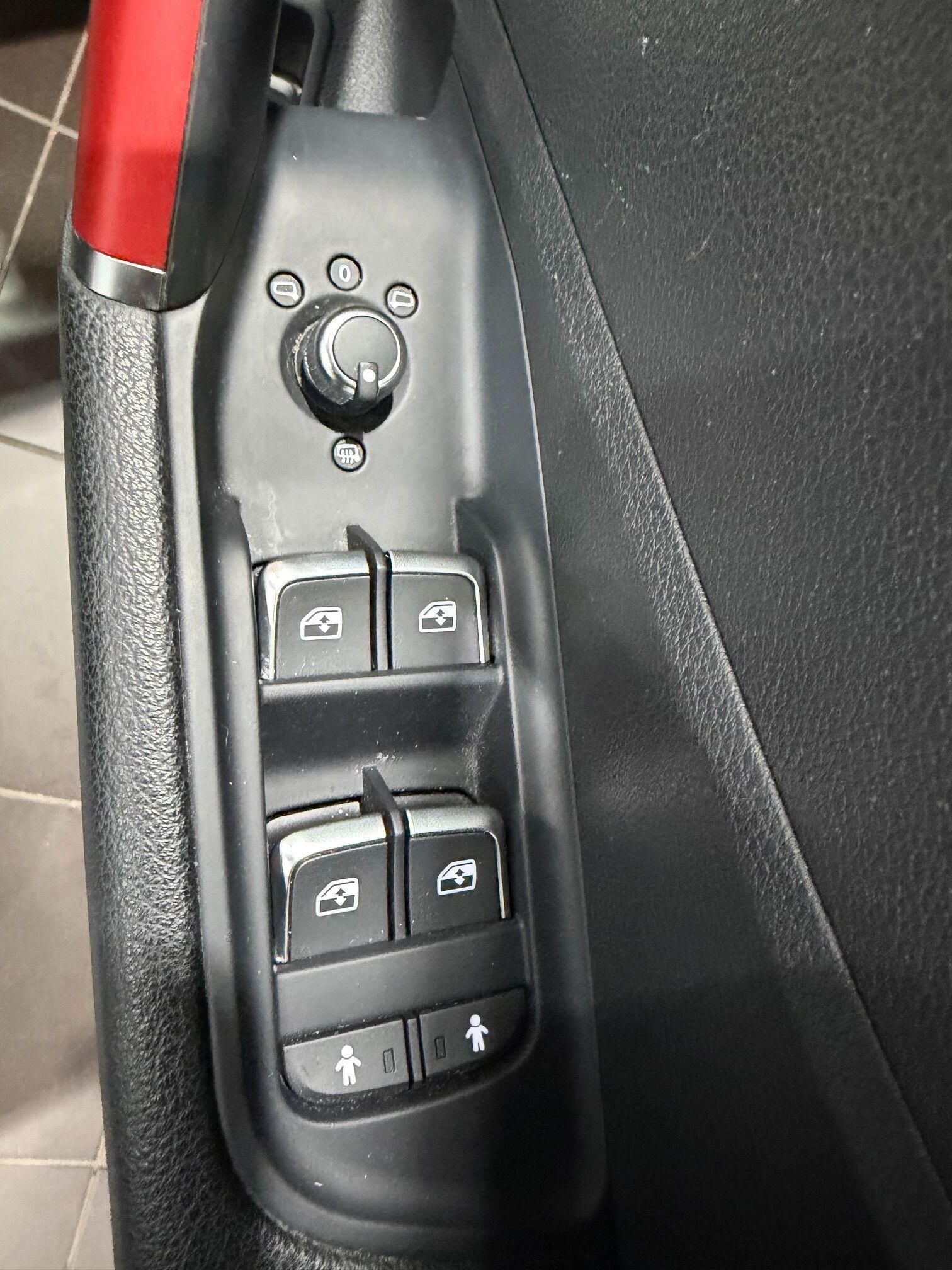Audi Q2 - Image 17