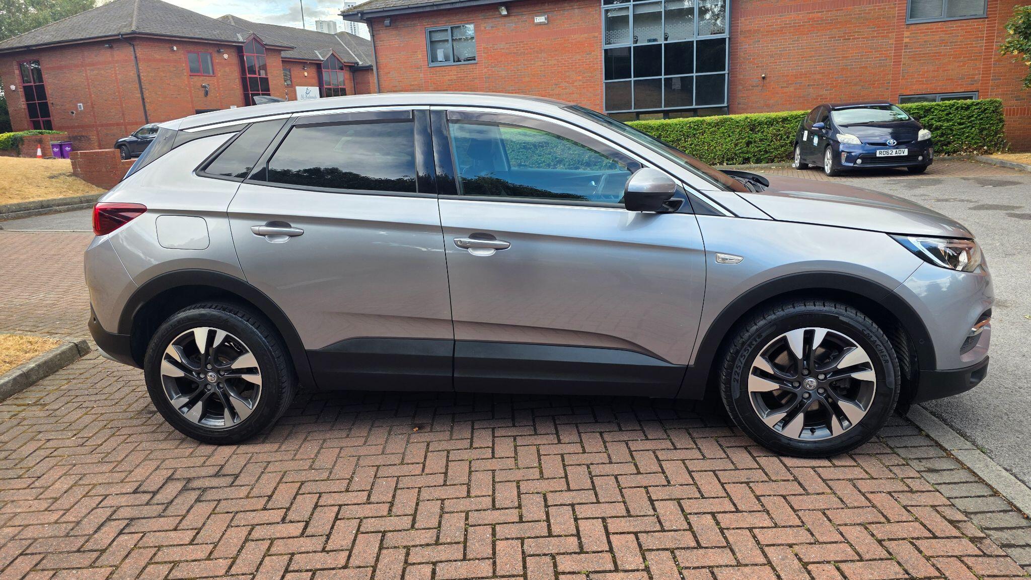Vauxhall Grandland X - Image 8