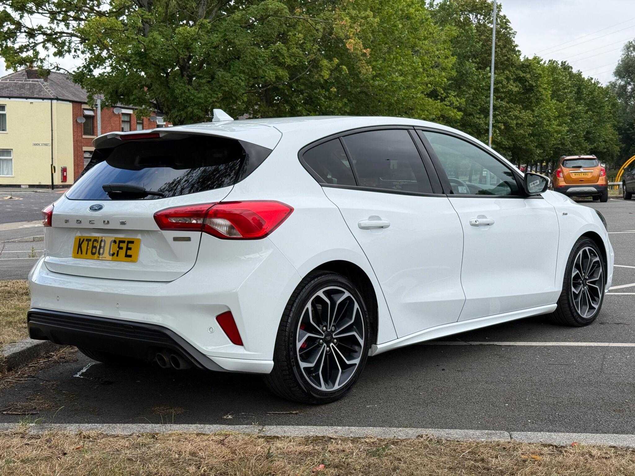 Ford Focus - Image 7