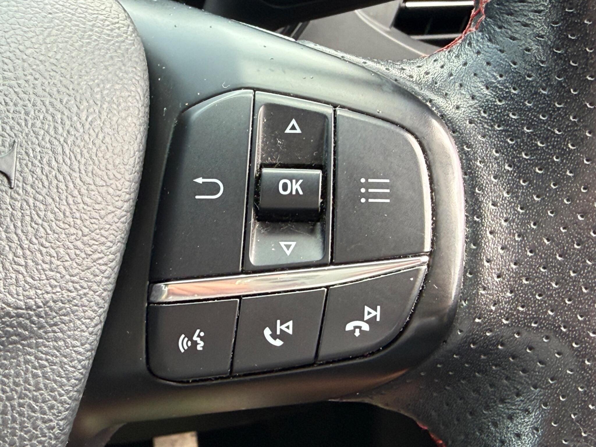 Ford Focus - Image 30