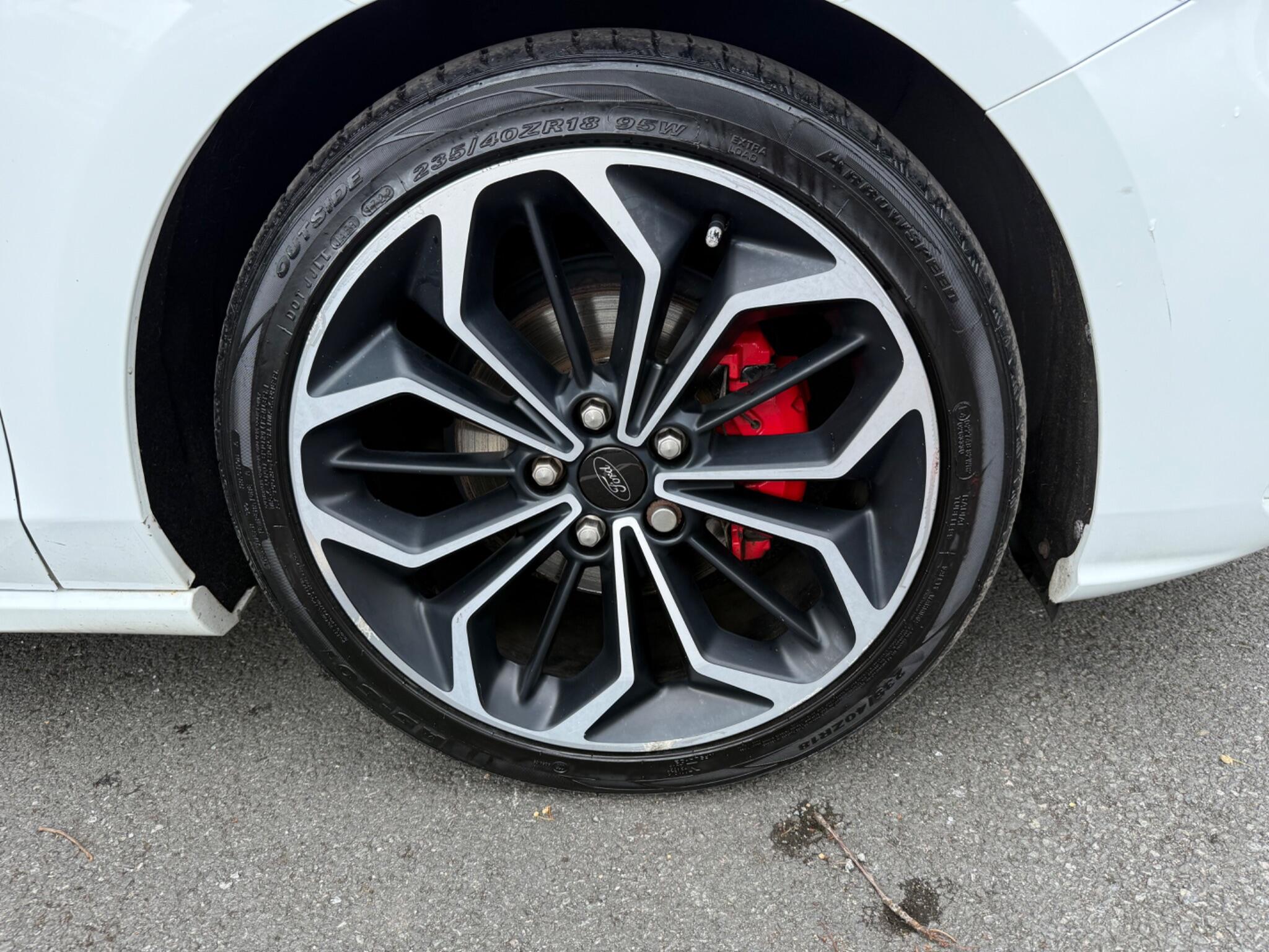 Ford Focus - Image 10