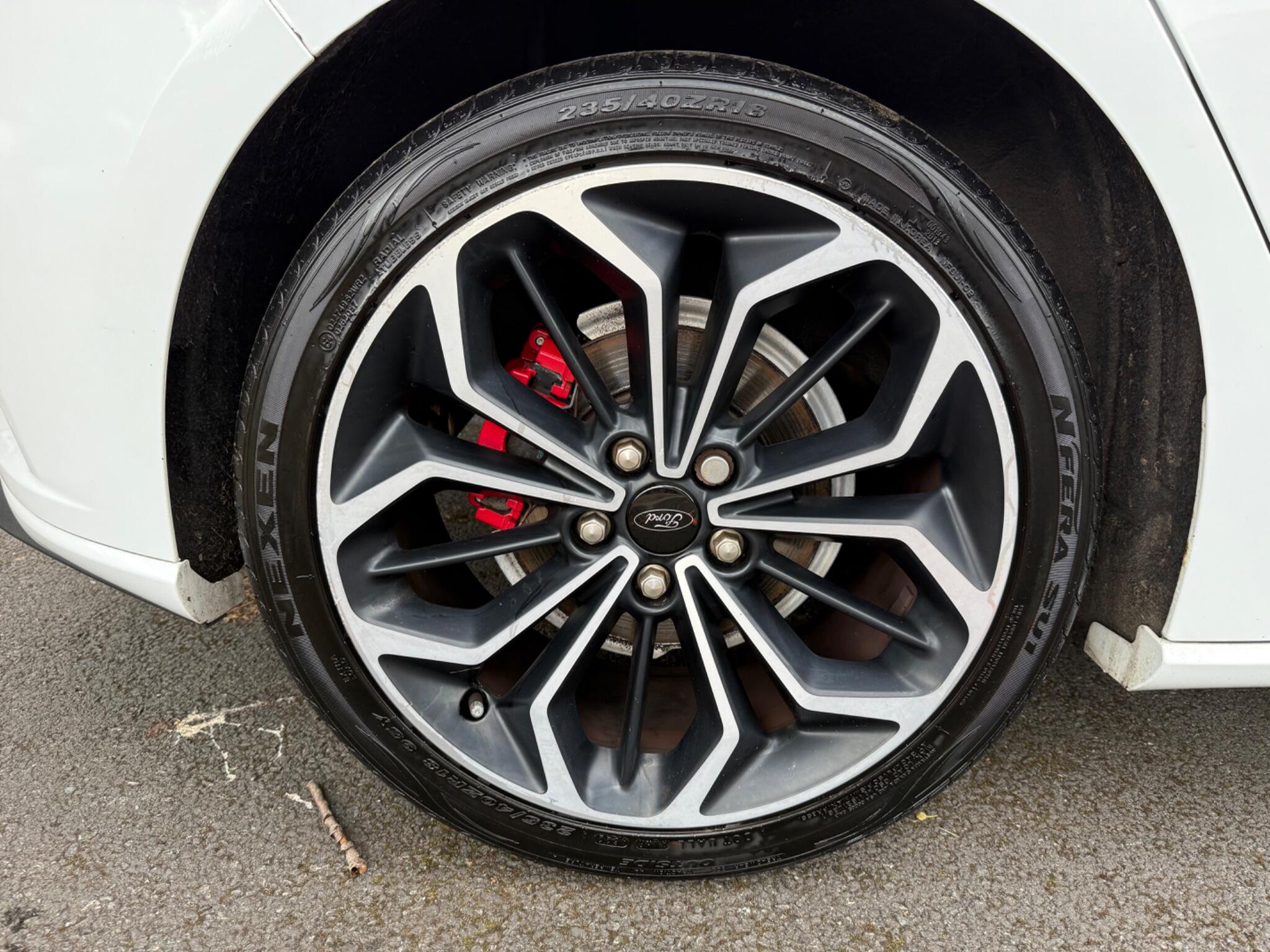 Ford Focus - Image 11