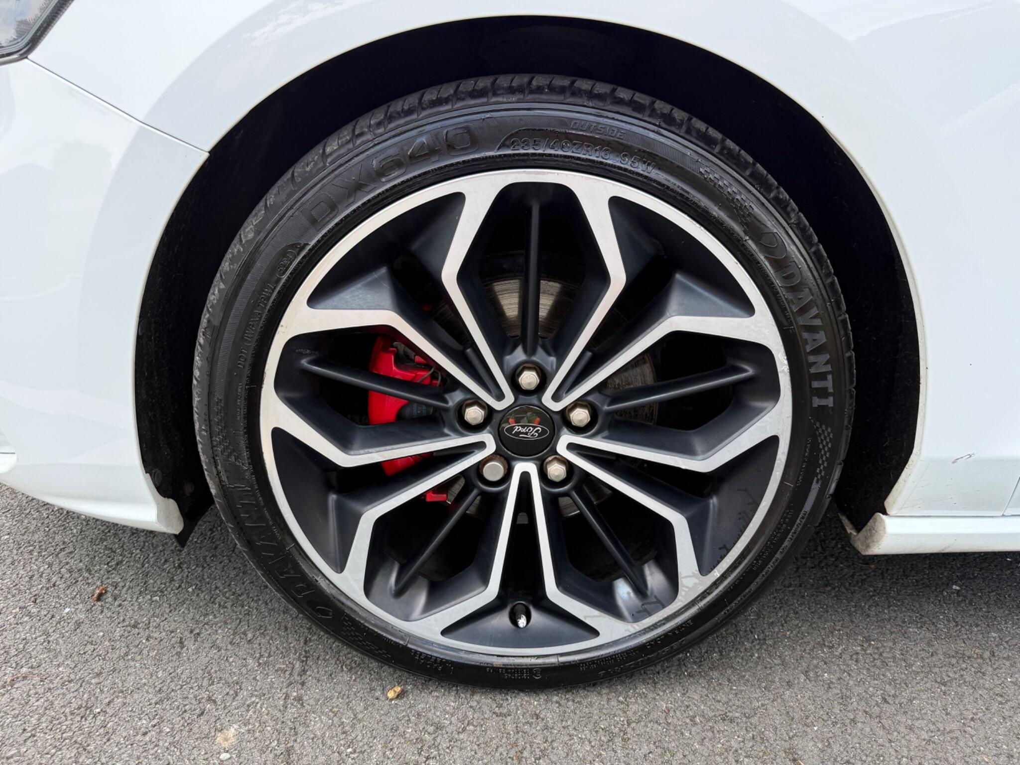 Ford Focus - Image 13