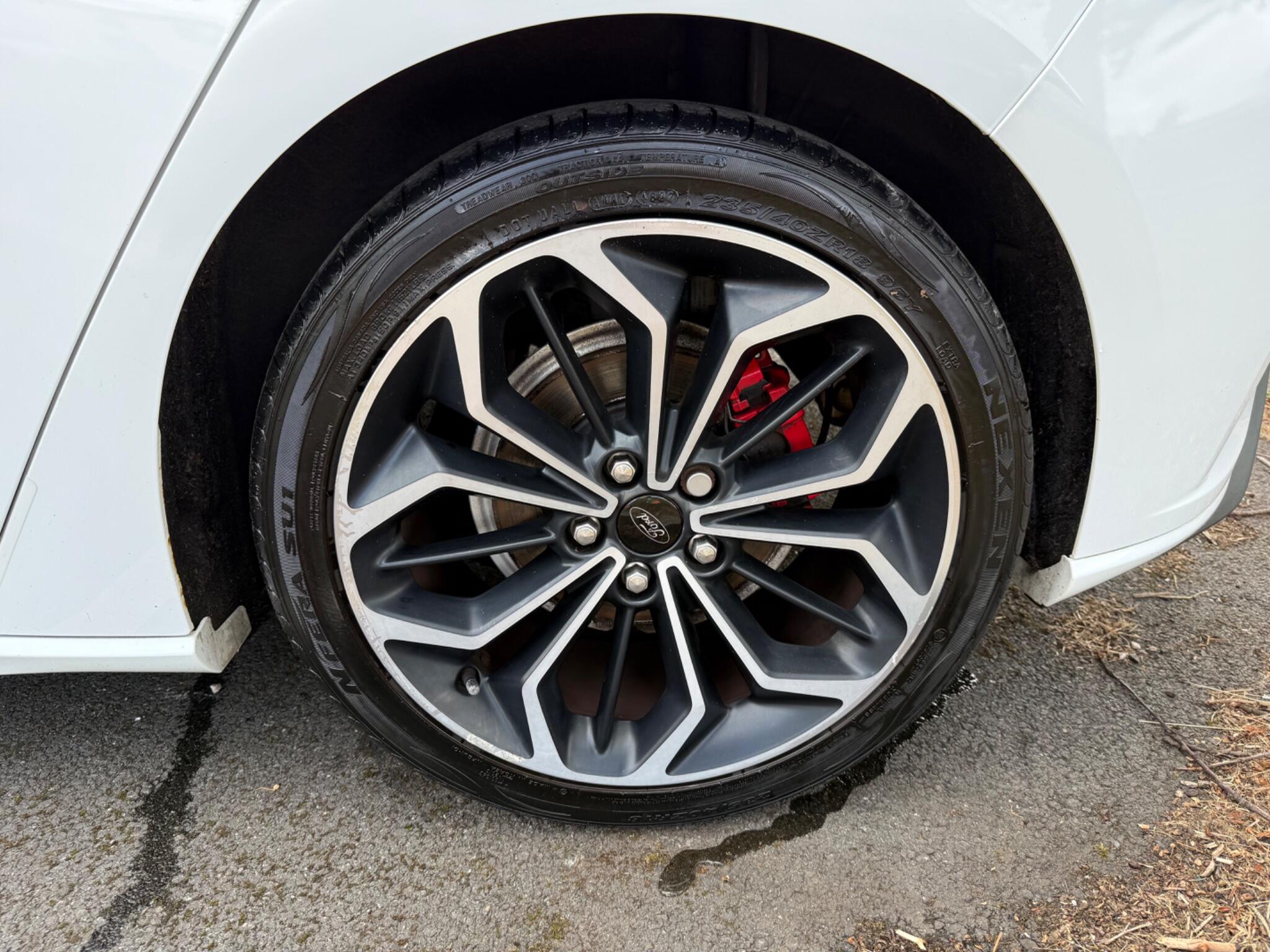 Ford Focus - Image 17