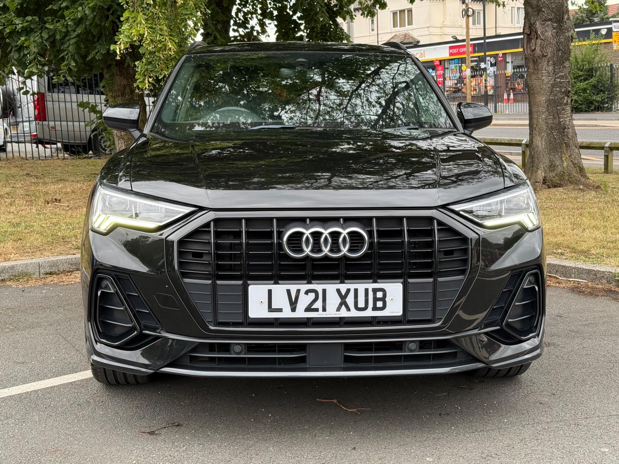 Audi Q3 - Image 2