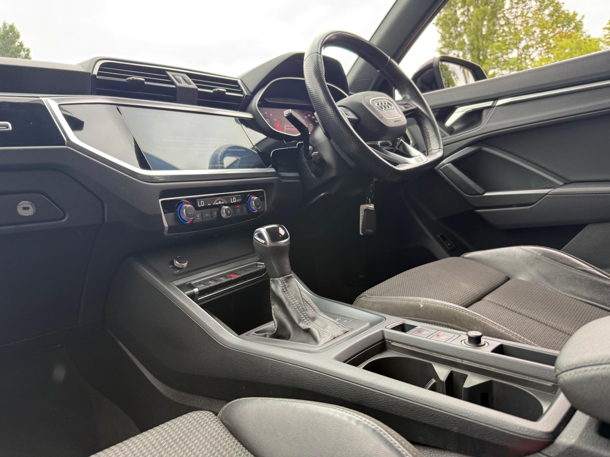 Audi Q3 - Image 10