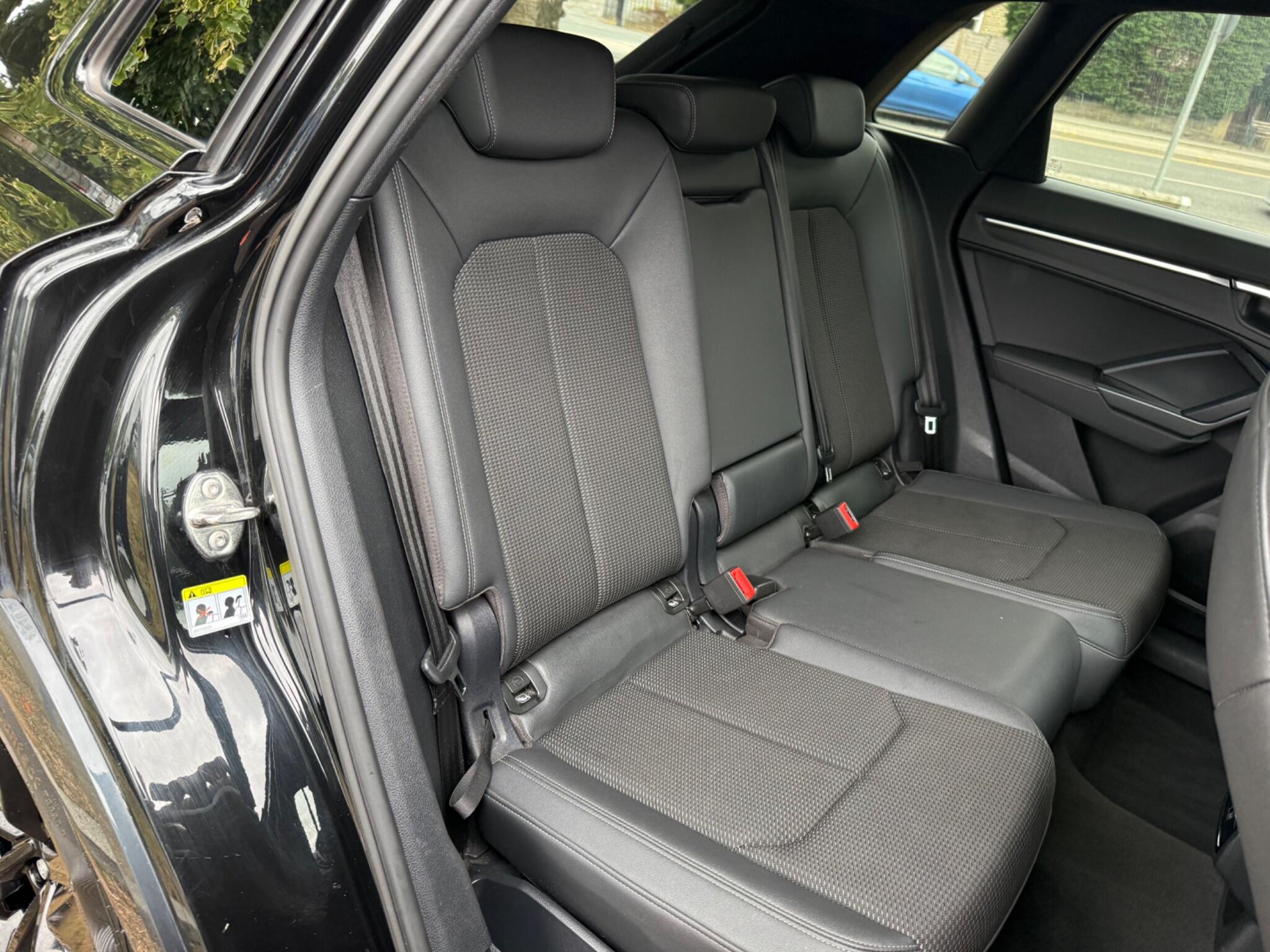 Audi Q3 - Image 15