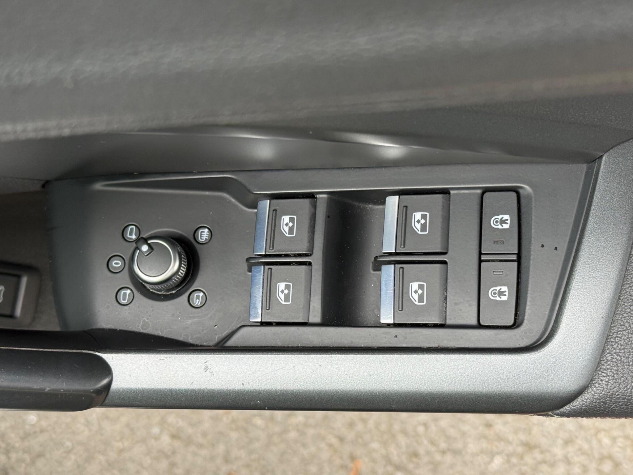 Audi Q3 - Image 17