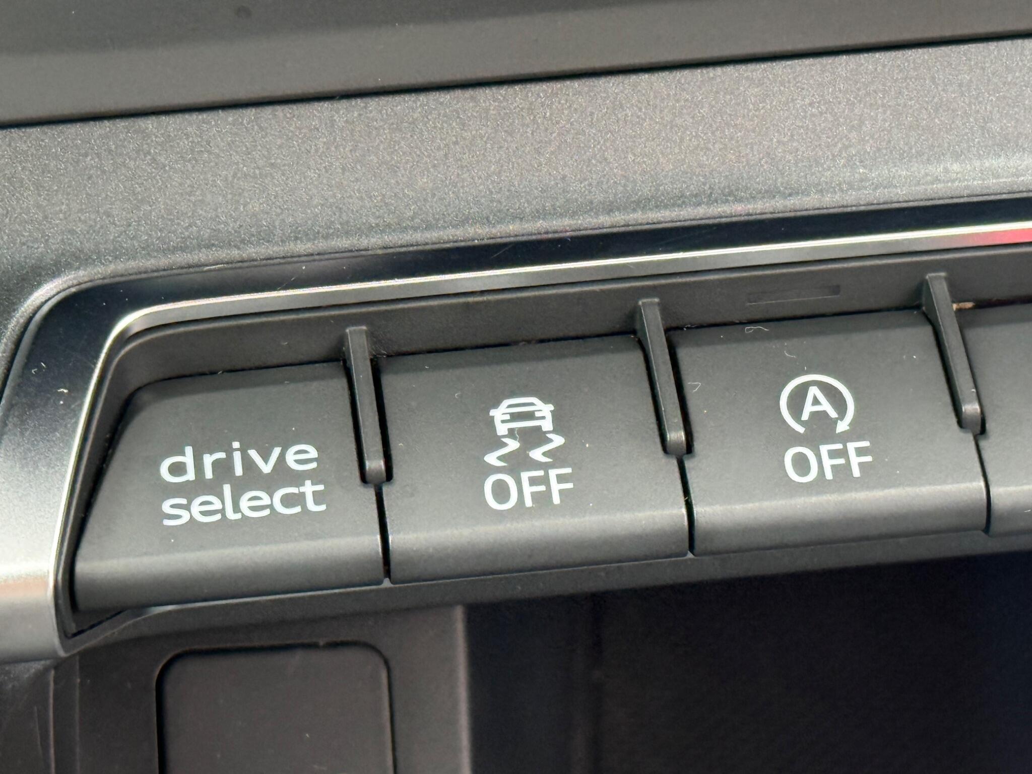 Audi Q3 - Image 18