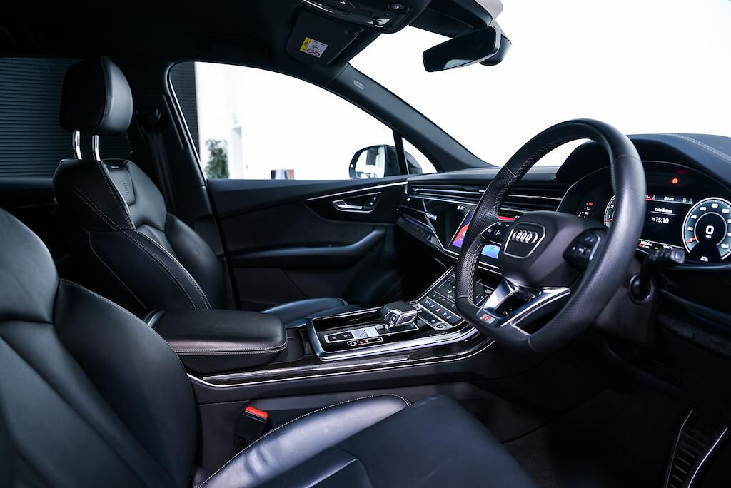 Audi Q7 - Image 9