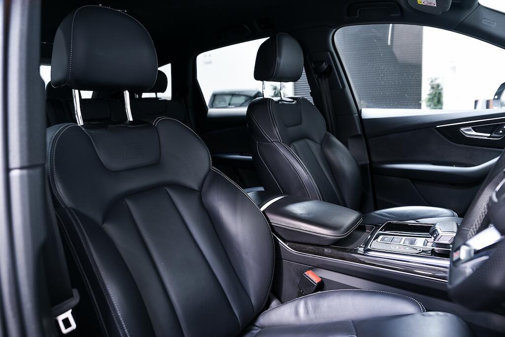 Audi Q7 - Image 10