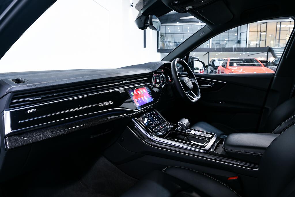 Audi Q7 - Image 11