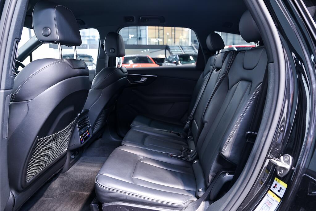 Audi Q7 - Image 13