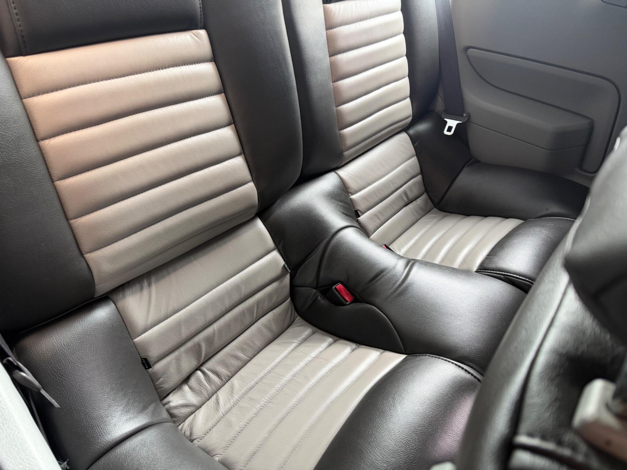Ford Mustang - Image 7