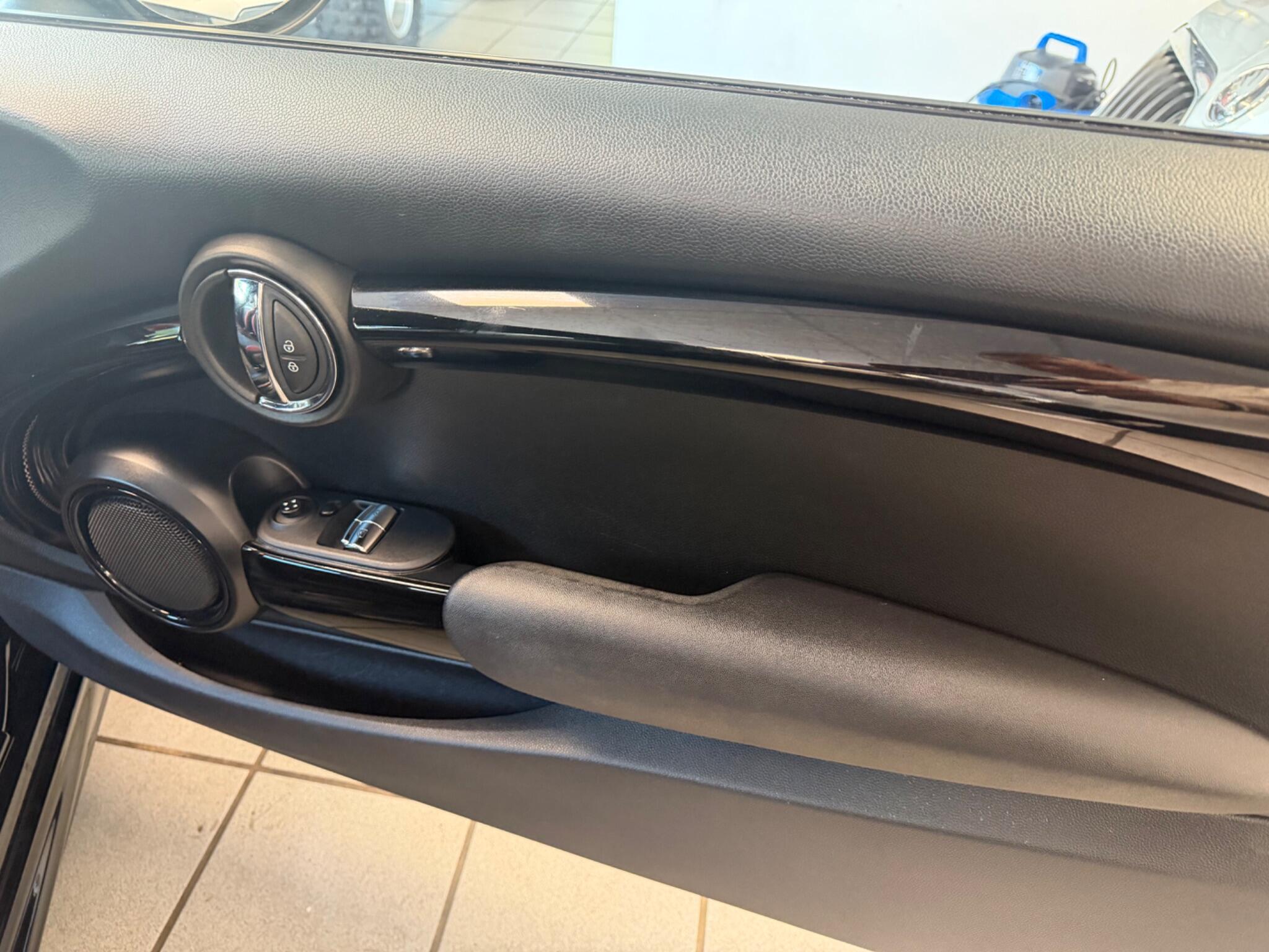 MINI Hatch - Image 16