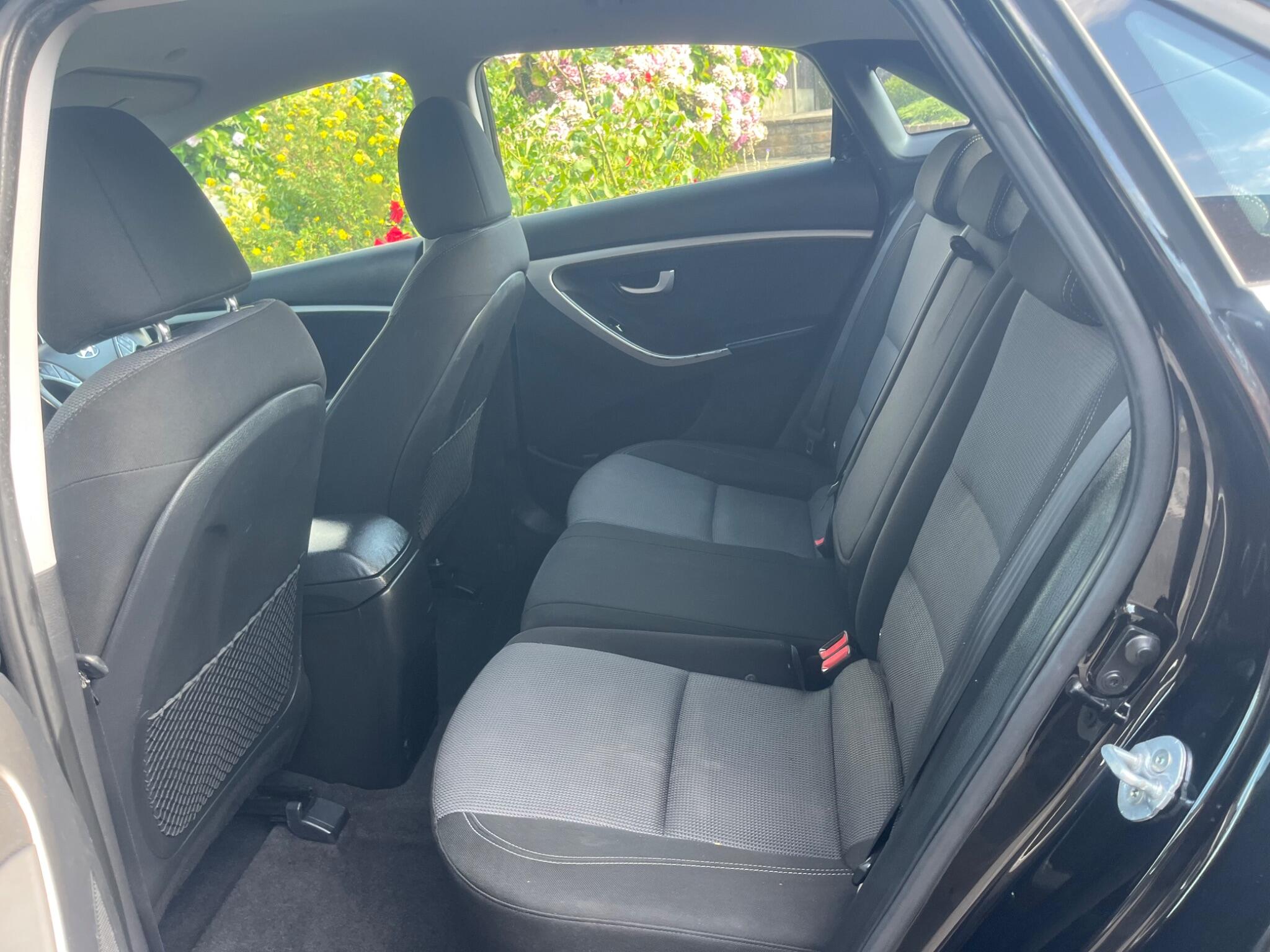 Hyundai i30 - Image 17