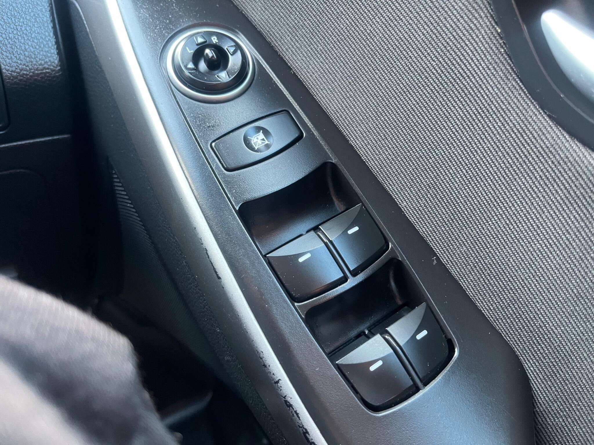 Hyundai i30 - Image 32