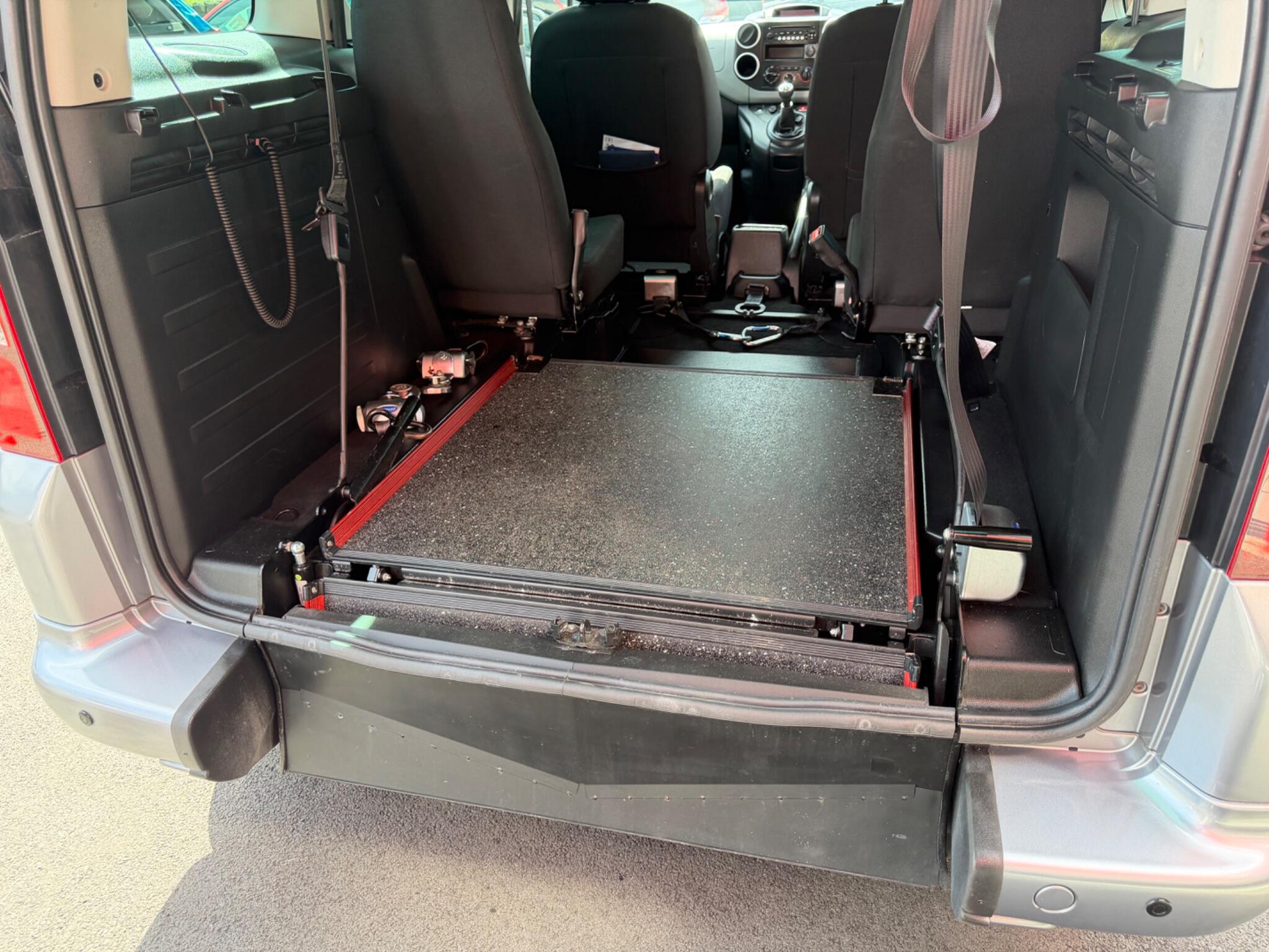 Peugeot Partner Tepee - Image 11