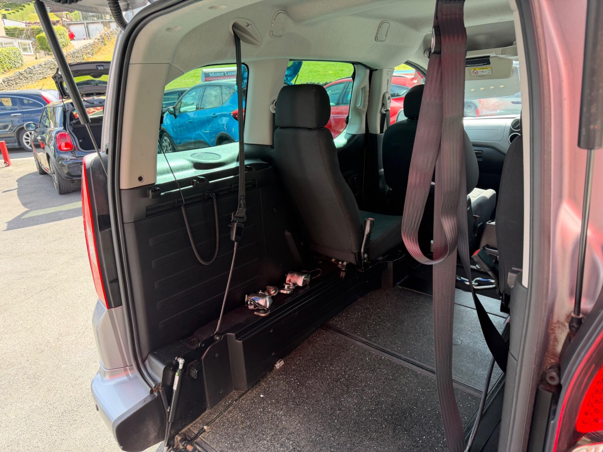 Peugeot Partner Tepee - Image 14