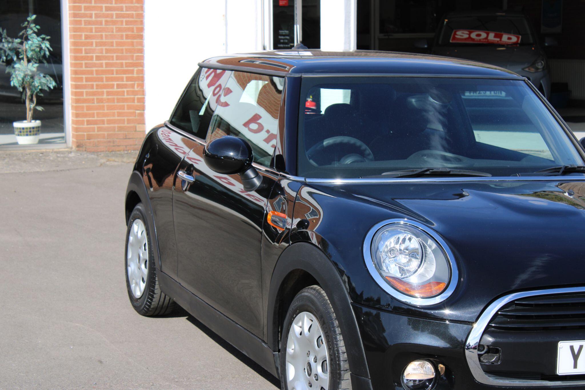 MINI Hatch - Image 9