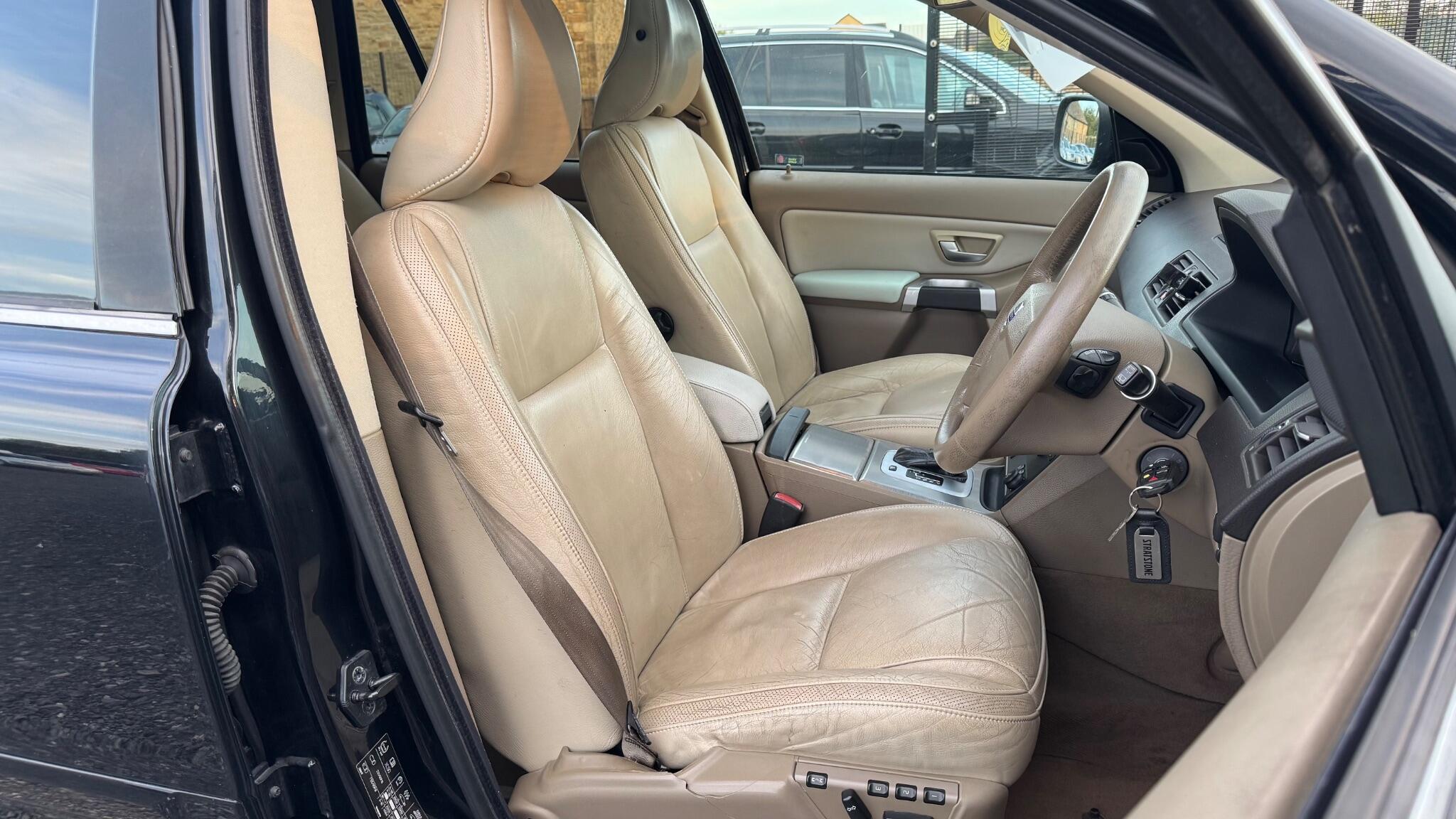 Volvo XC90 - Image 16