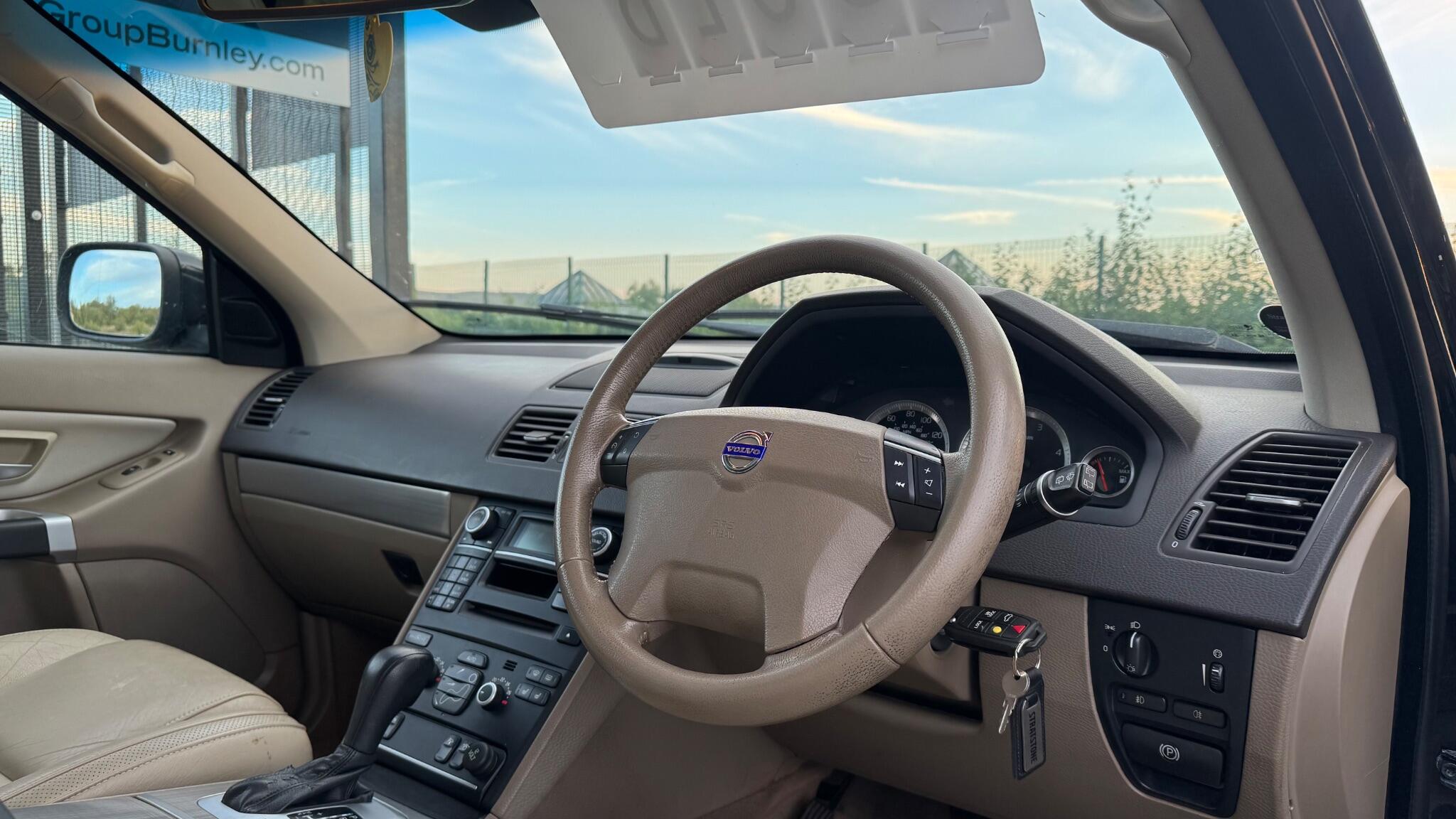 Volvo XC90 - Image 17