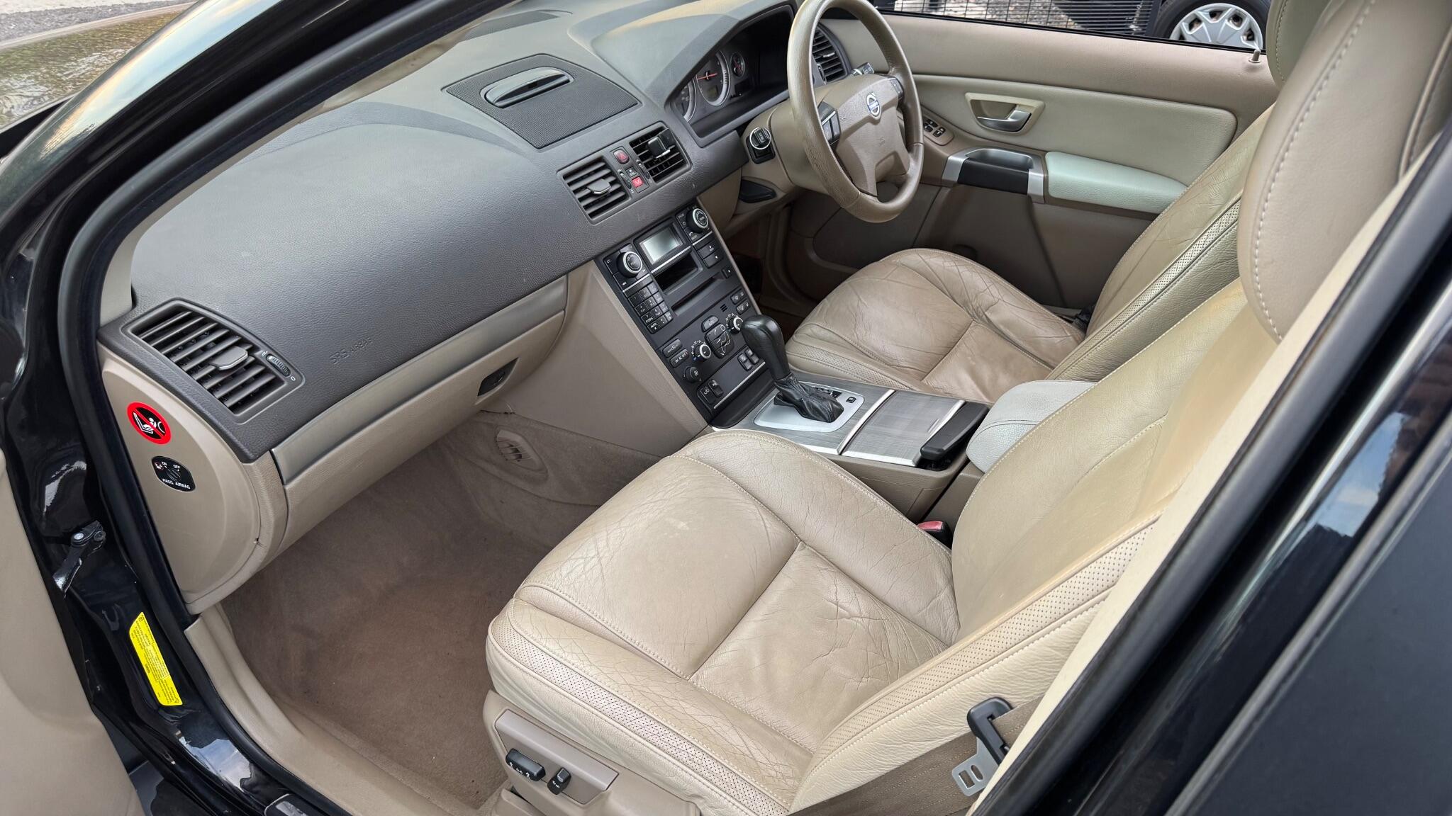 Volvo XC90 - Image 18