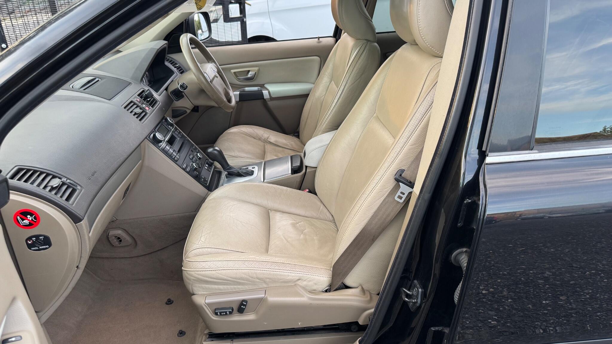 Volvo XC90 - Image 19
